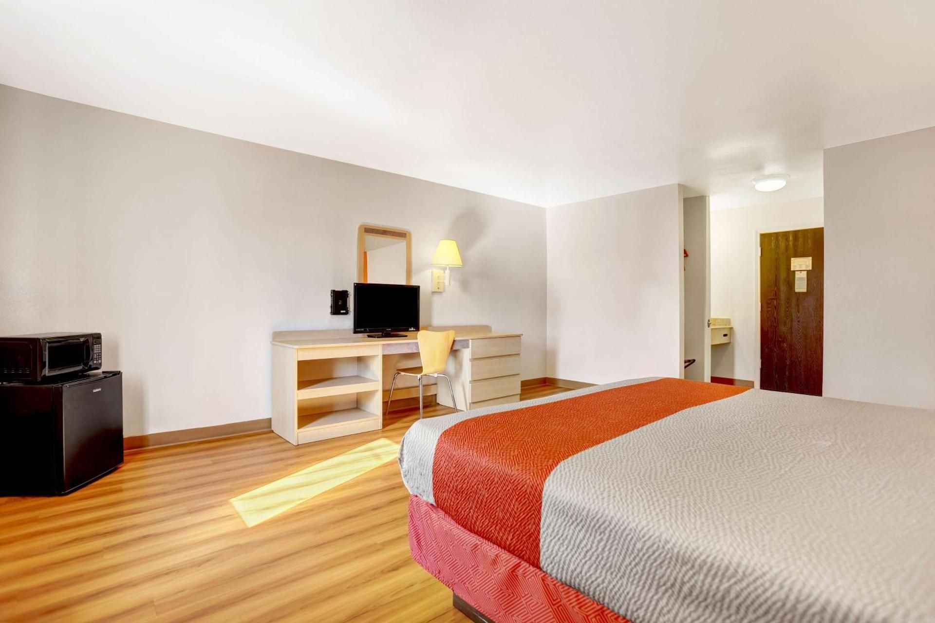 King Room - Non-Smoking