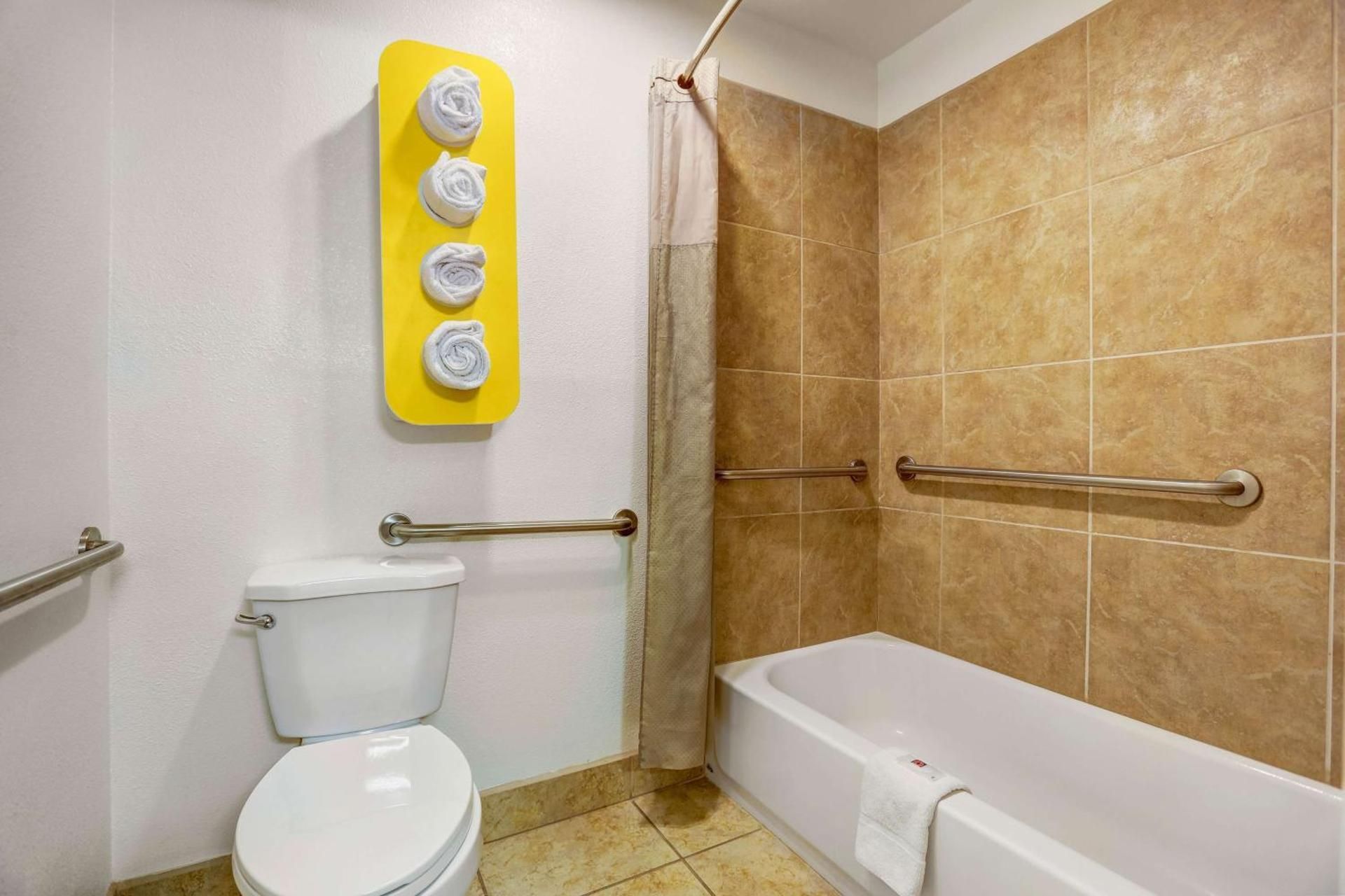 King Room with Roll-in Shower - Disability Access - Non-Smoking