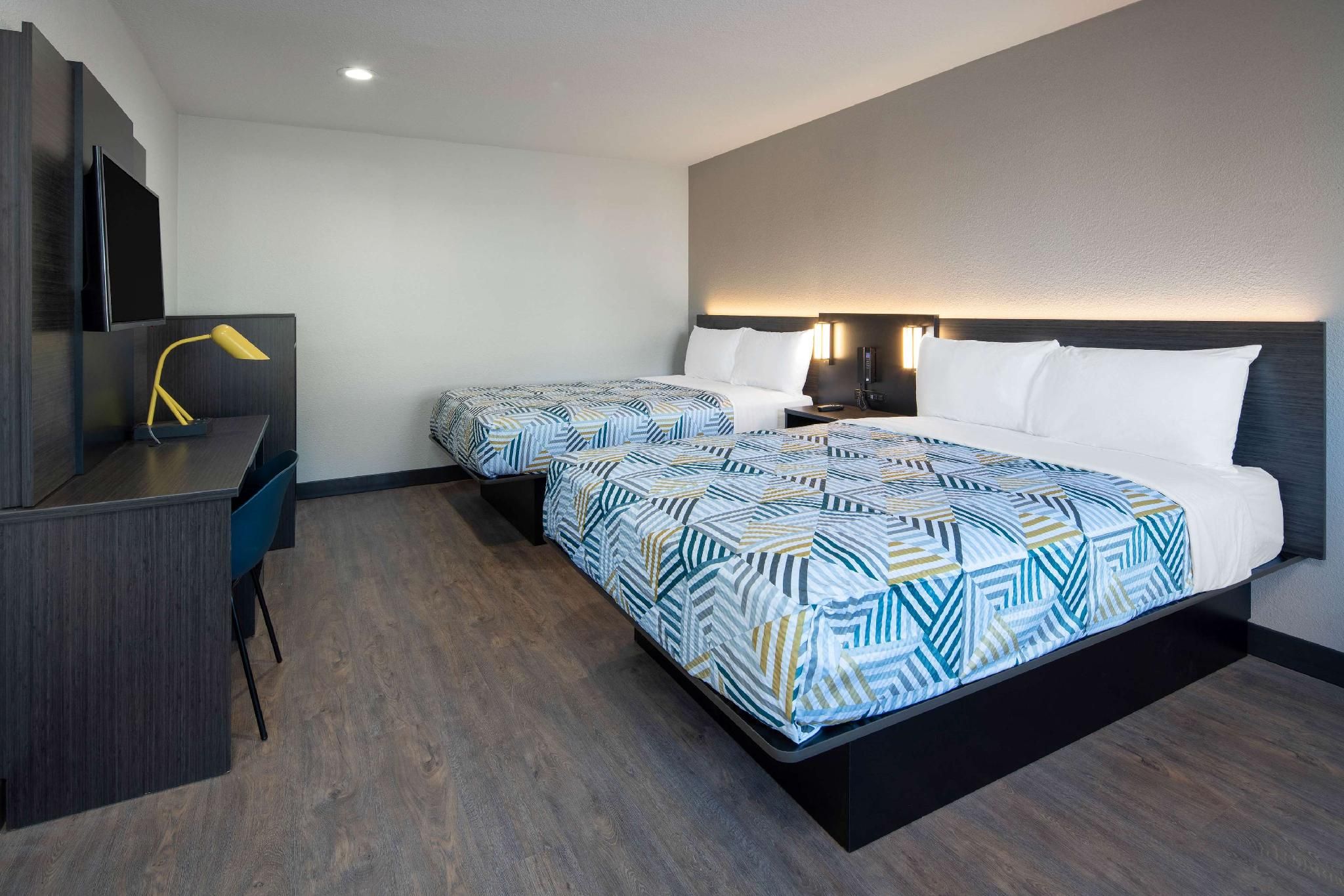 2 Queen Beds | ADA/Tub/Mini Fridge