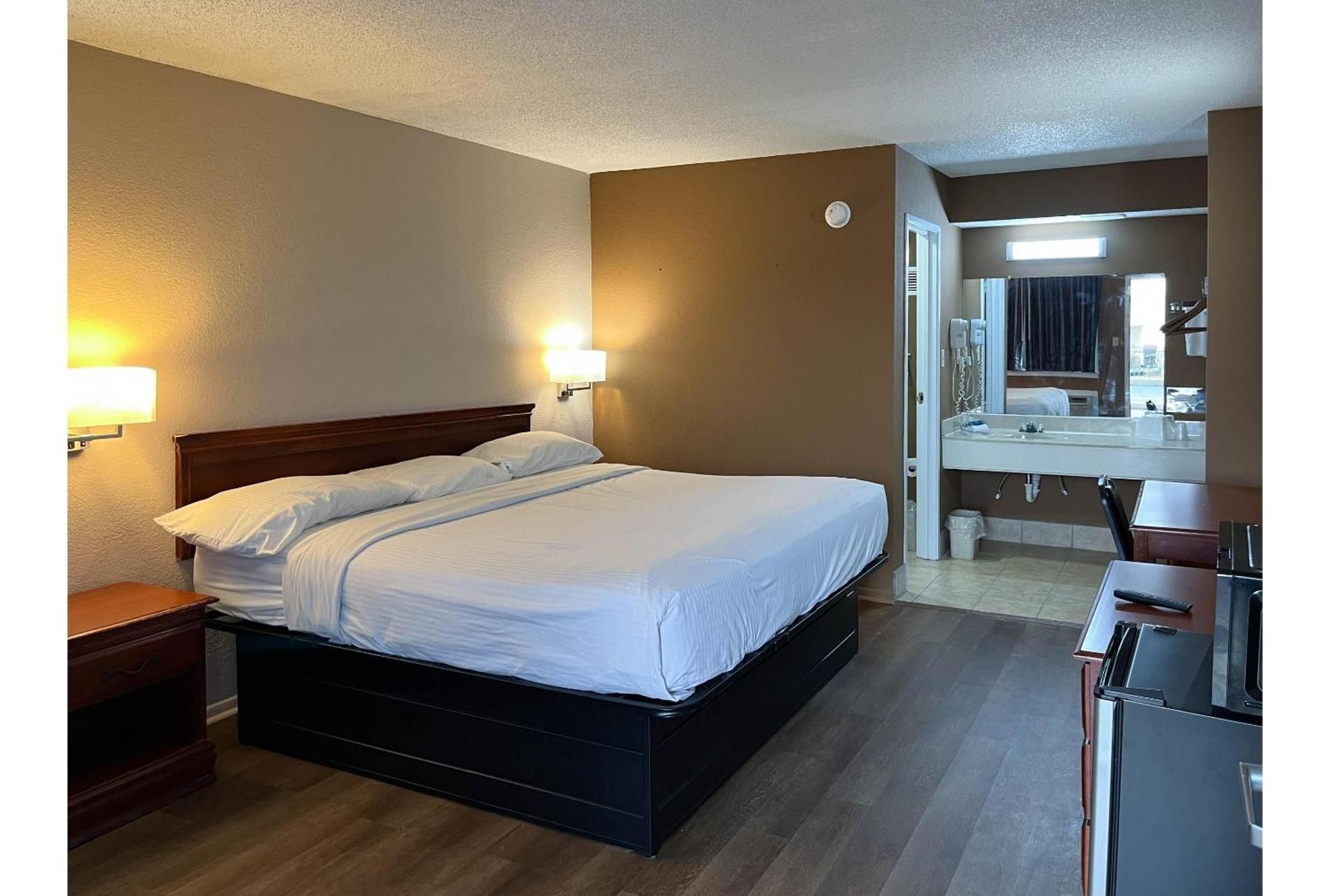 King Room - Non-Smoking