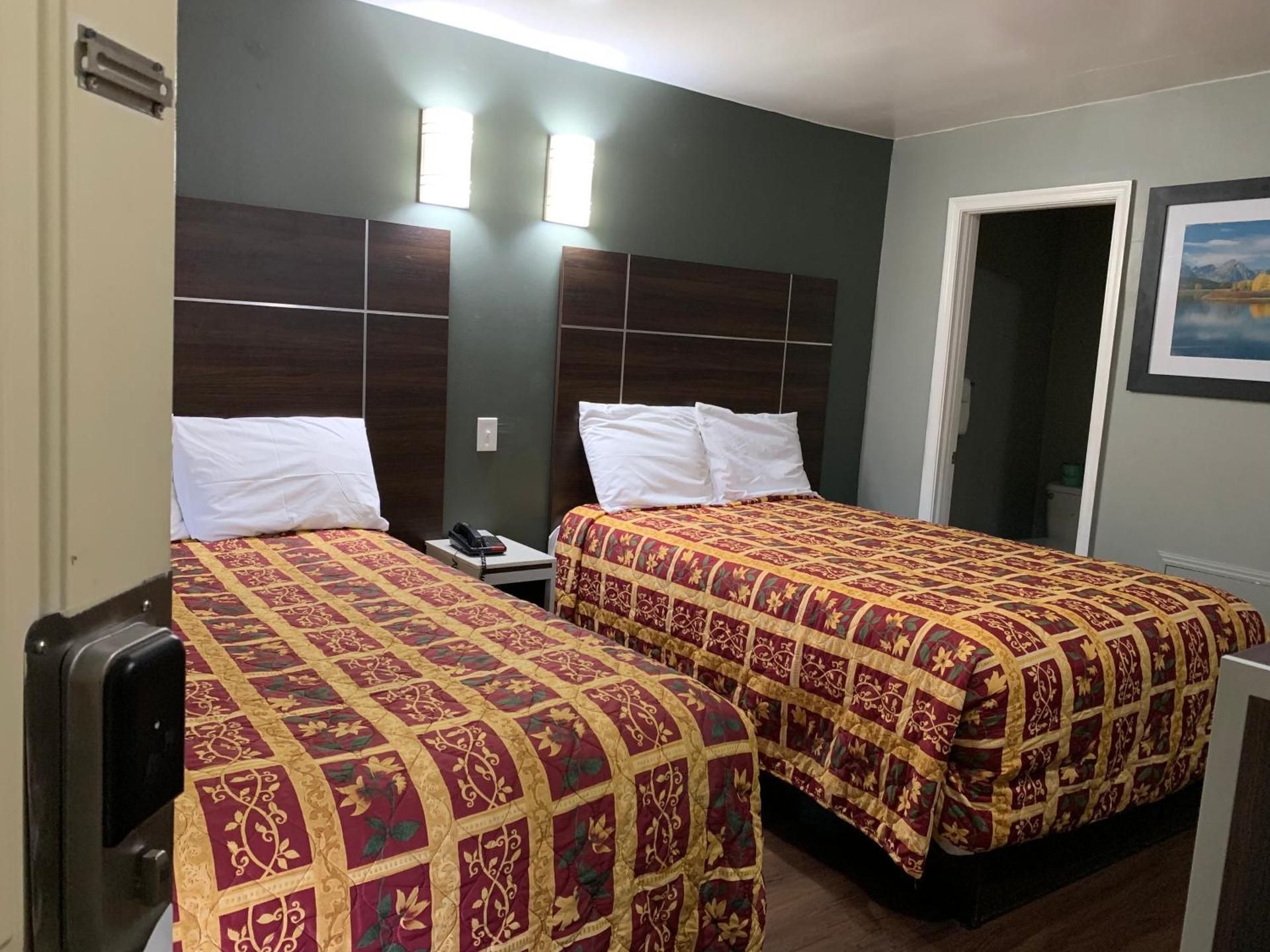 Double Room with Two Double Beds - Smoking