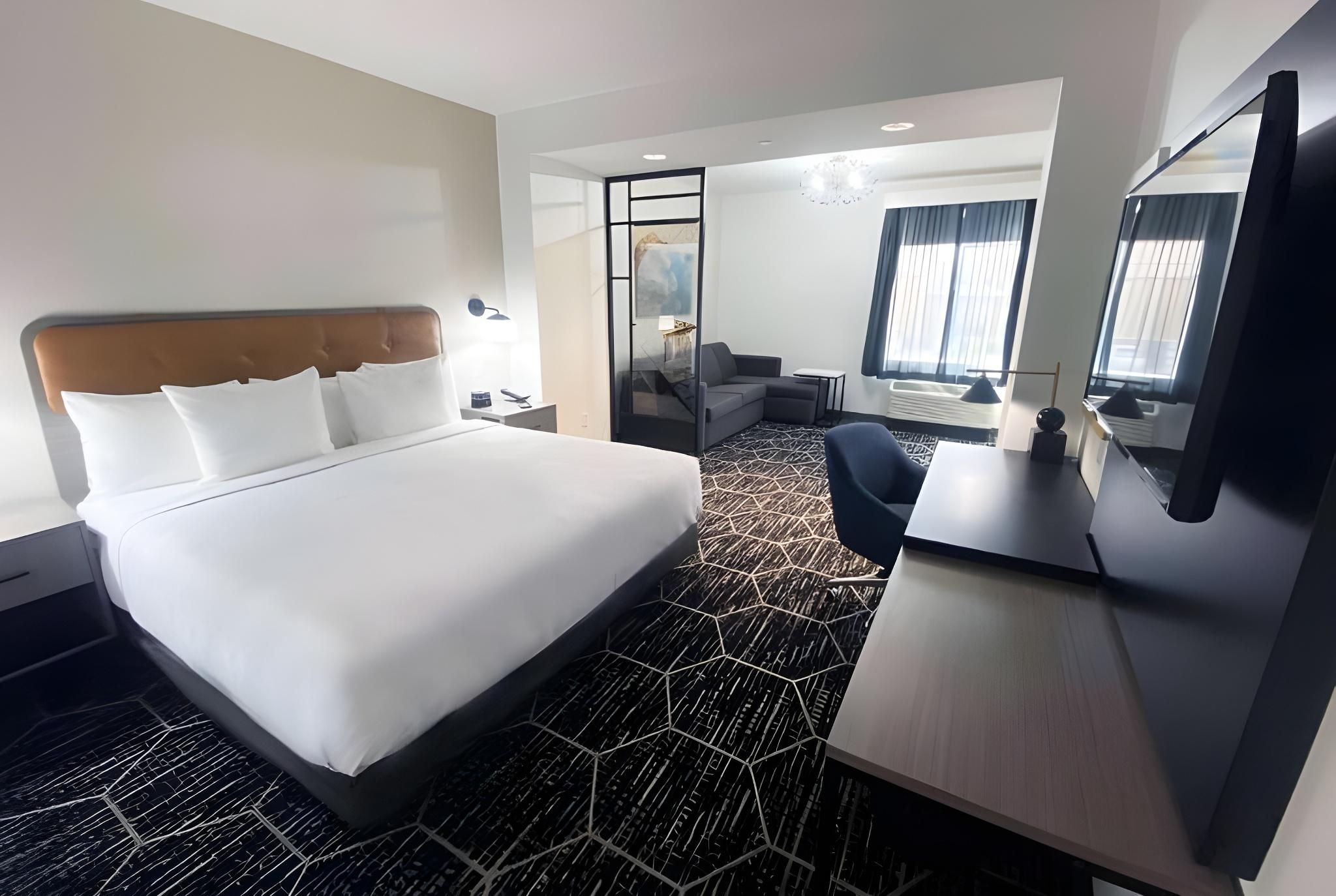 1 King Bed, Mobility or Hearing Accessible Suite, Bathtub with Grab Bars, Non-Smoking