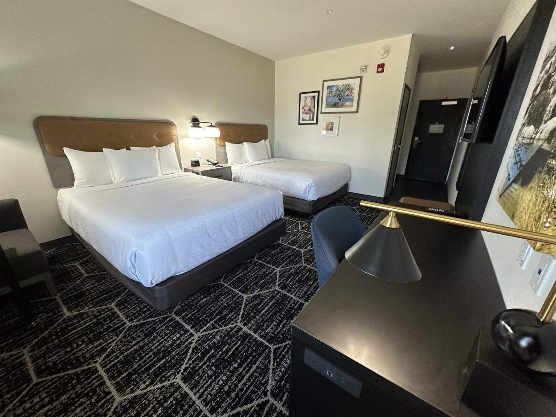 La Quinta Inn & Suites by Wyndham Yucaipa Double Room with Two Queen Beds, Mobility/Hearing Access and Roll-in Shower, Non-Smoking 2