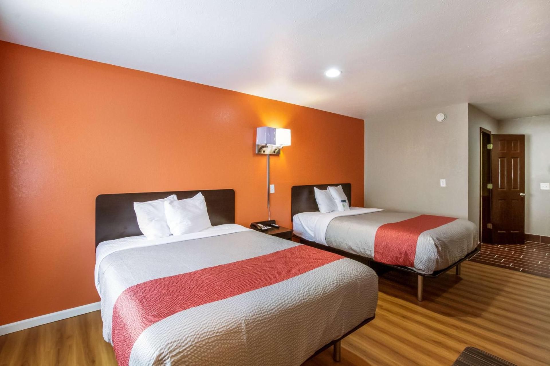 Deluxe Queen Room with Two Queen Beds - Non-Smoking