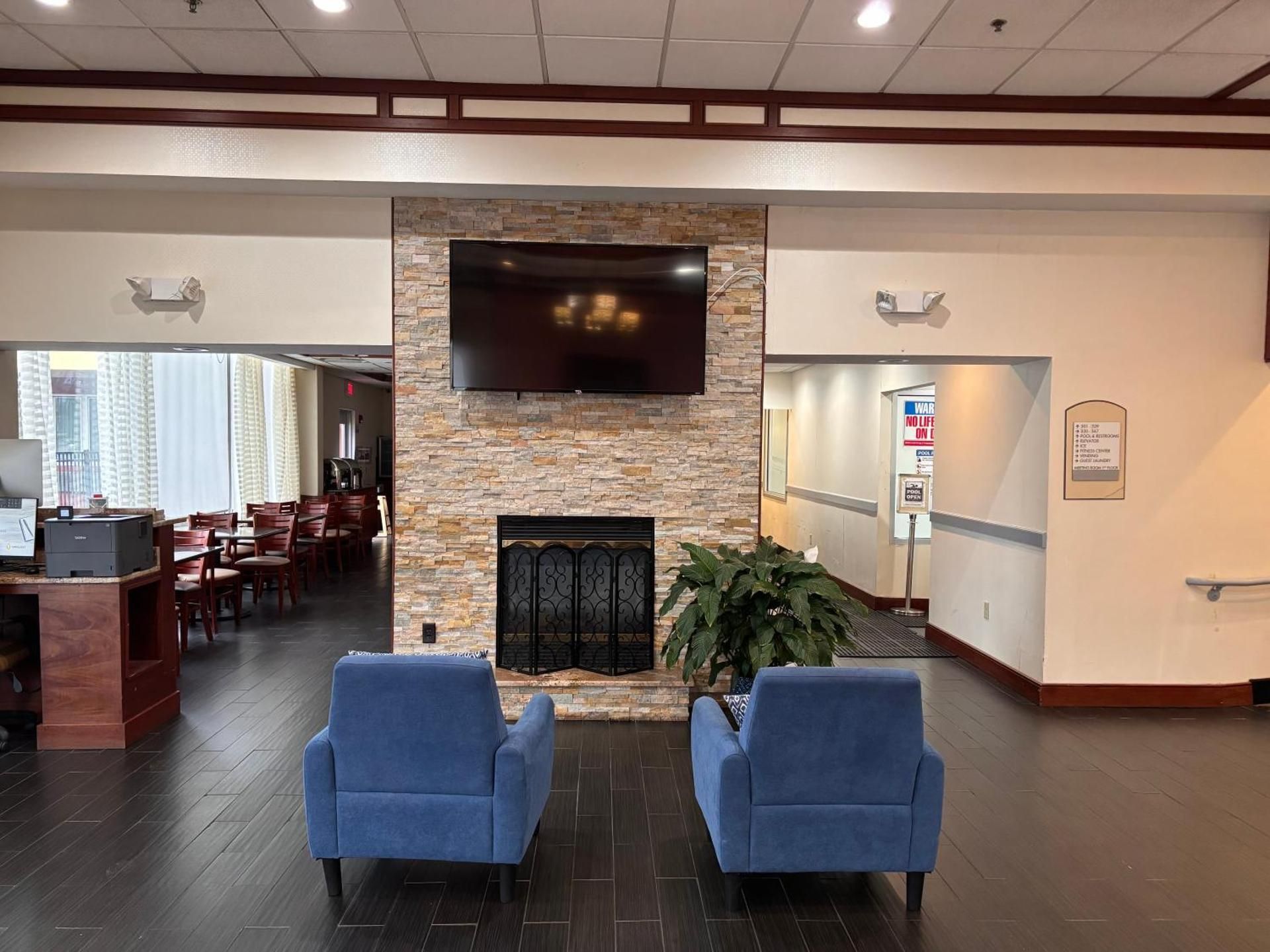 shared lounge/tv area