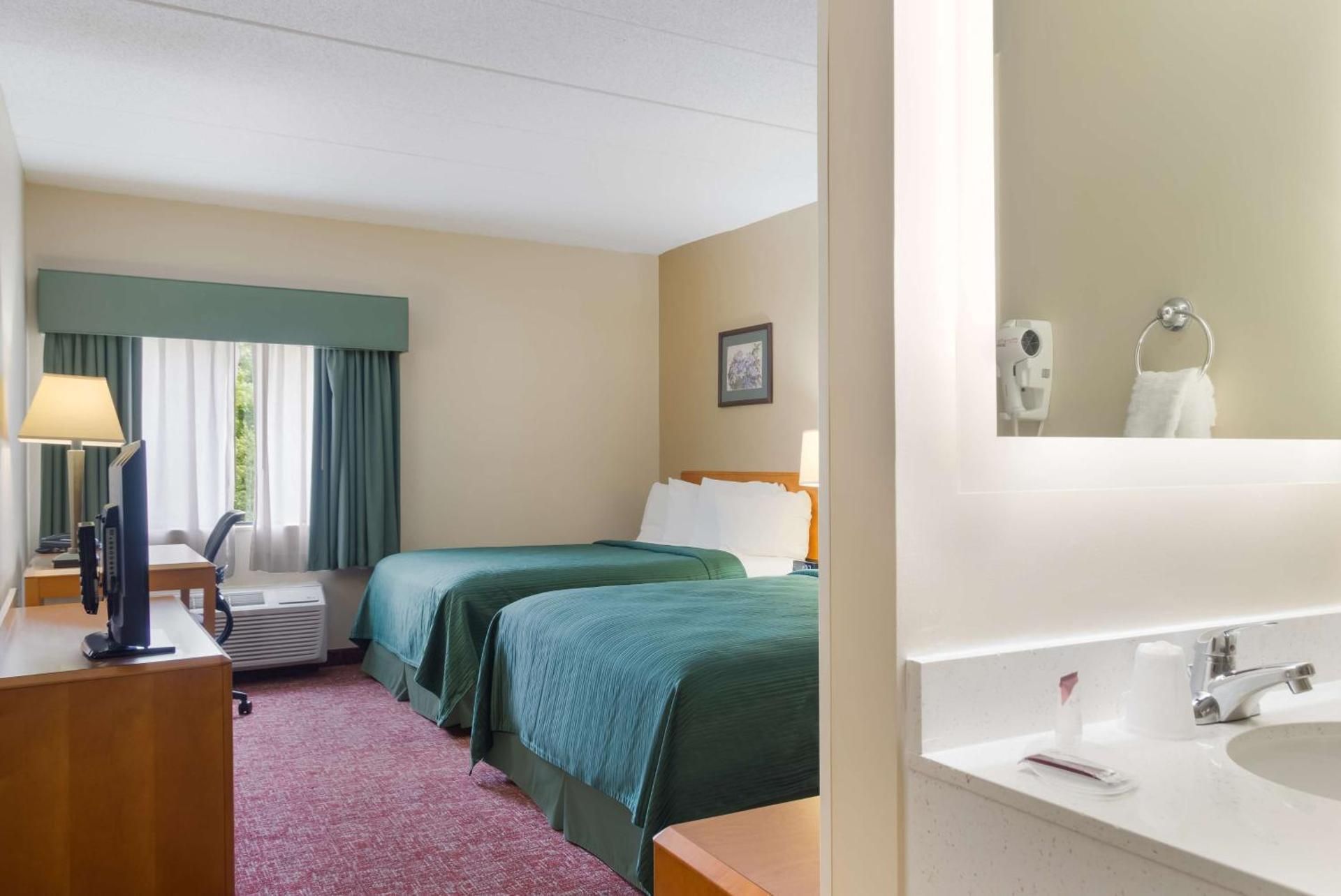 Queen Room with Two Queen Beds - Pet-Friendly/Non-Smoking