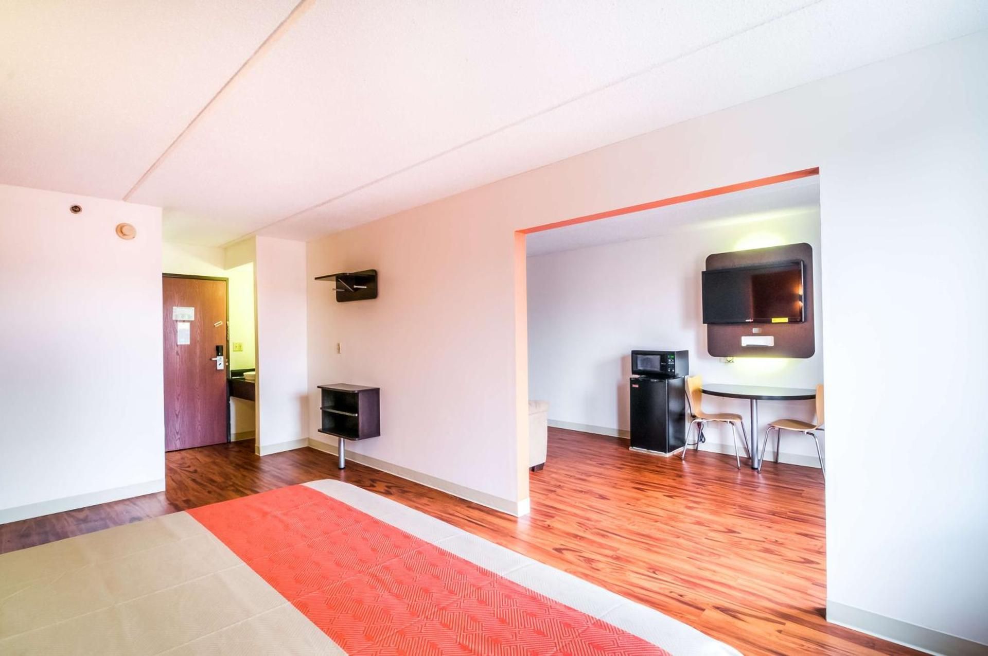 Suite - Non-Smoking