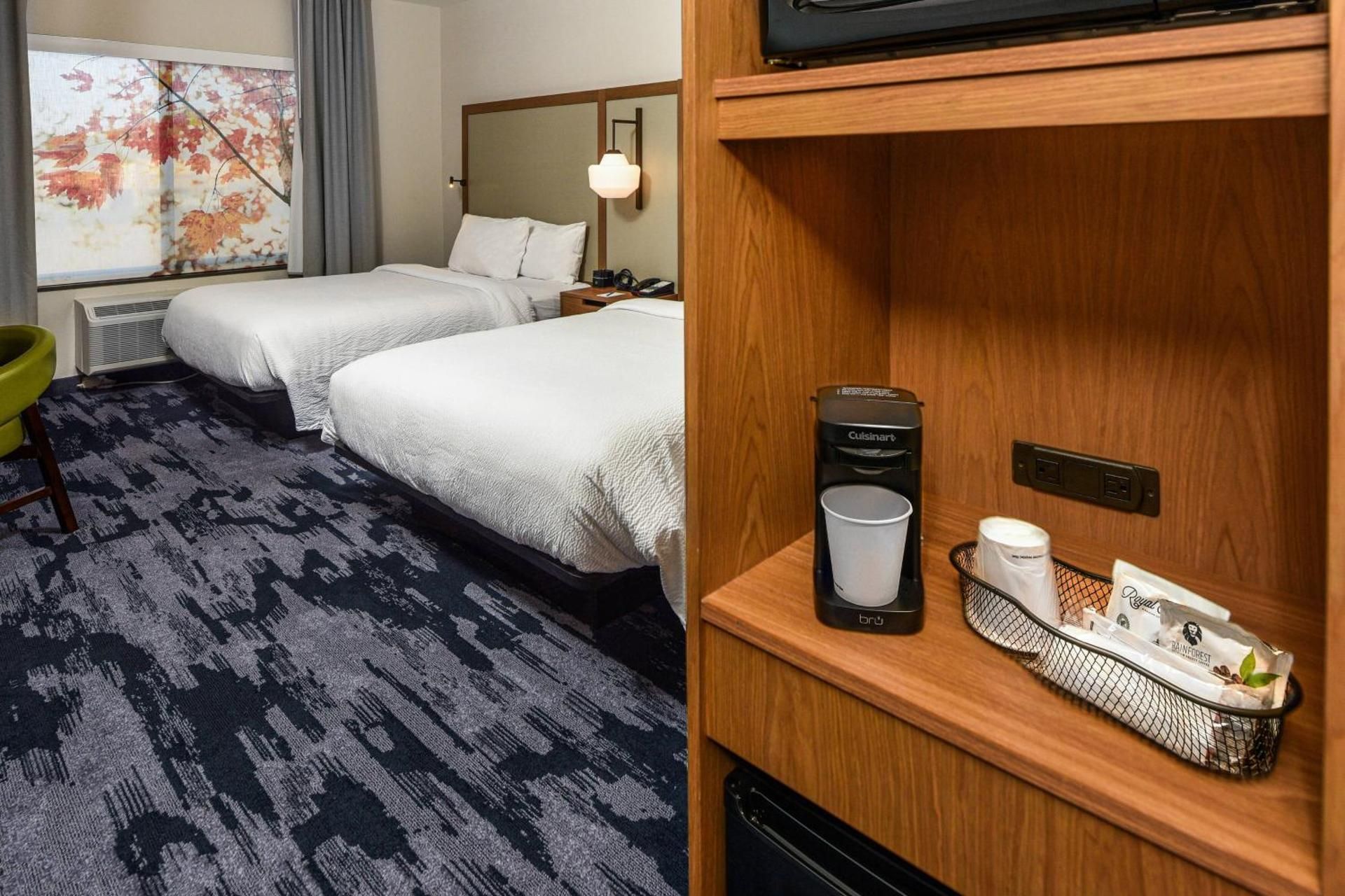Queen Room with Two Queen Beds - Hearing Accessible