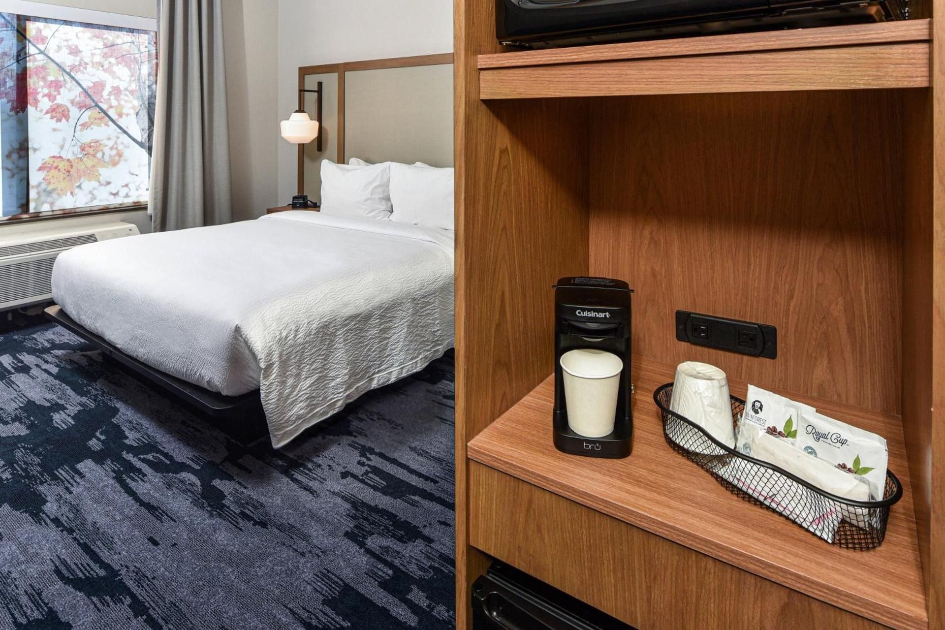 Fairfield by Marriott Inn & Suites Menifee Guest Room, 1 King 2