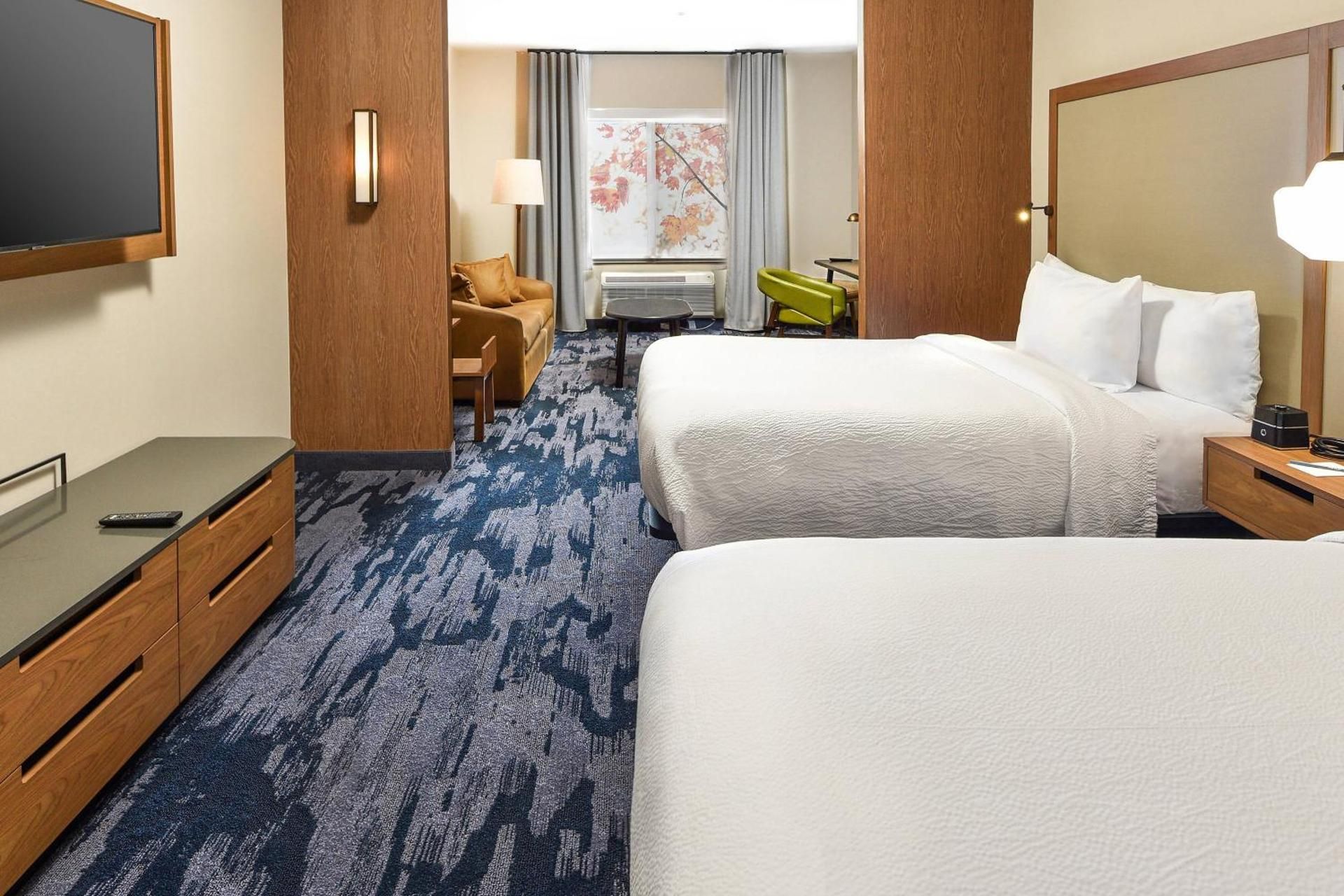 Fairfield by Marriott Inn & Suites Menifee Suite, 2 Queen, Sofa bed