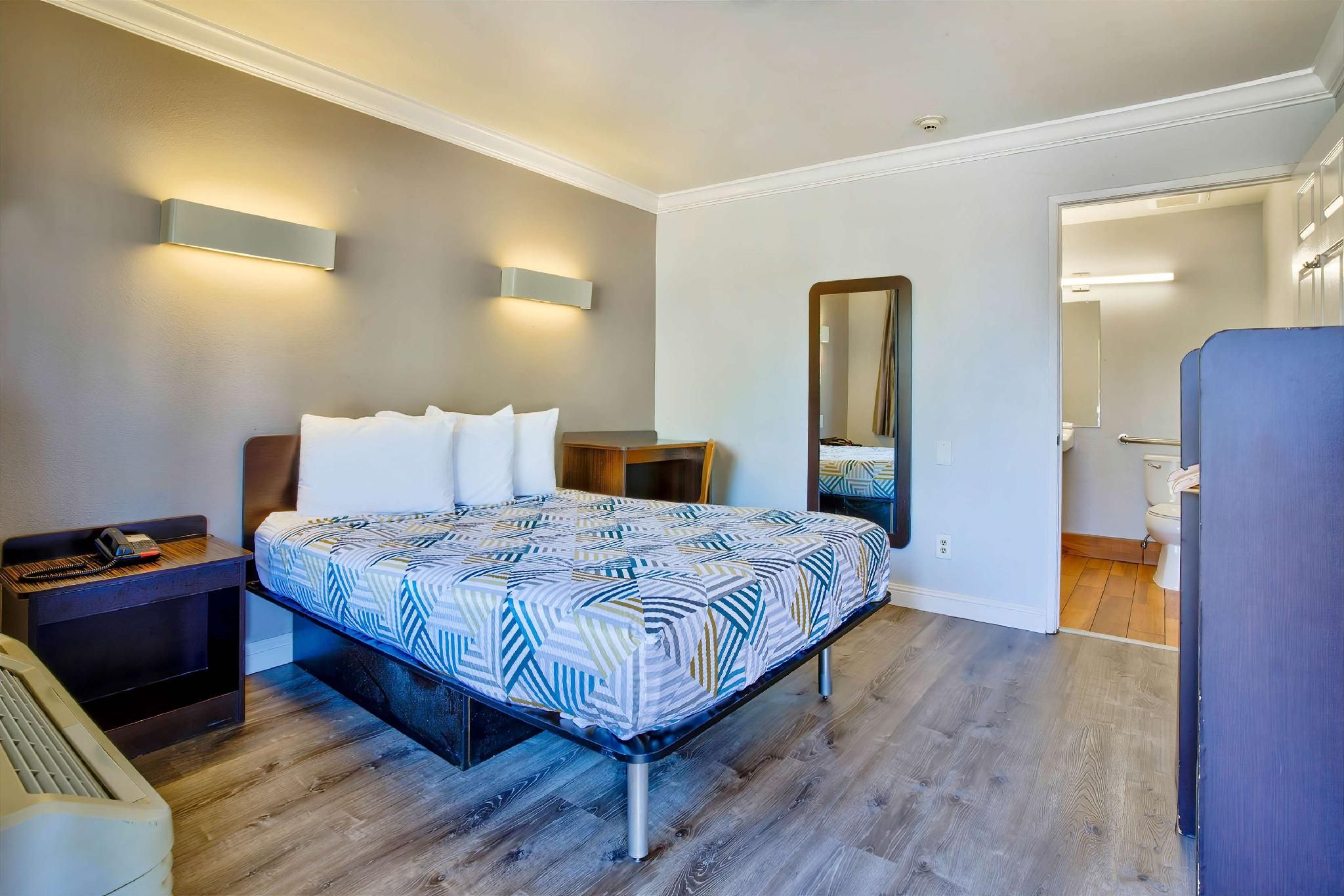 1 King Bed | Mobility Accessible Tub, Nsmk