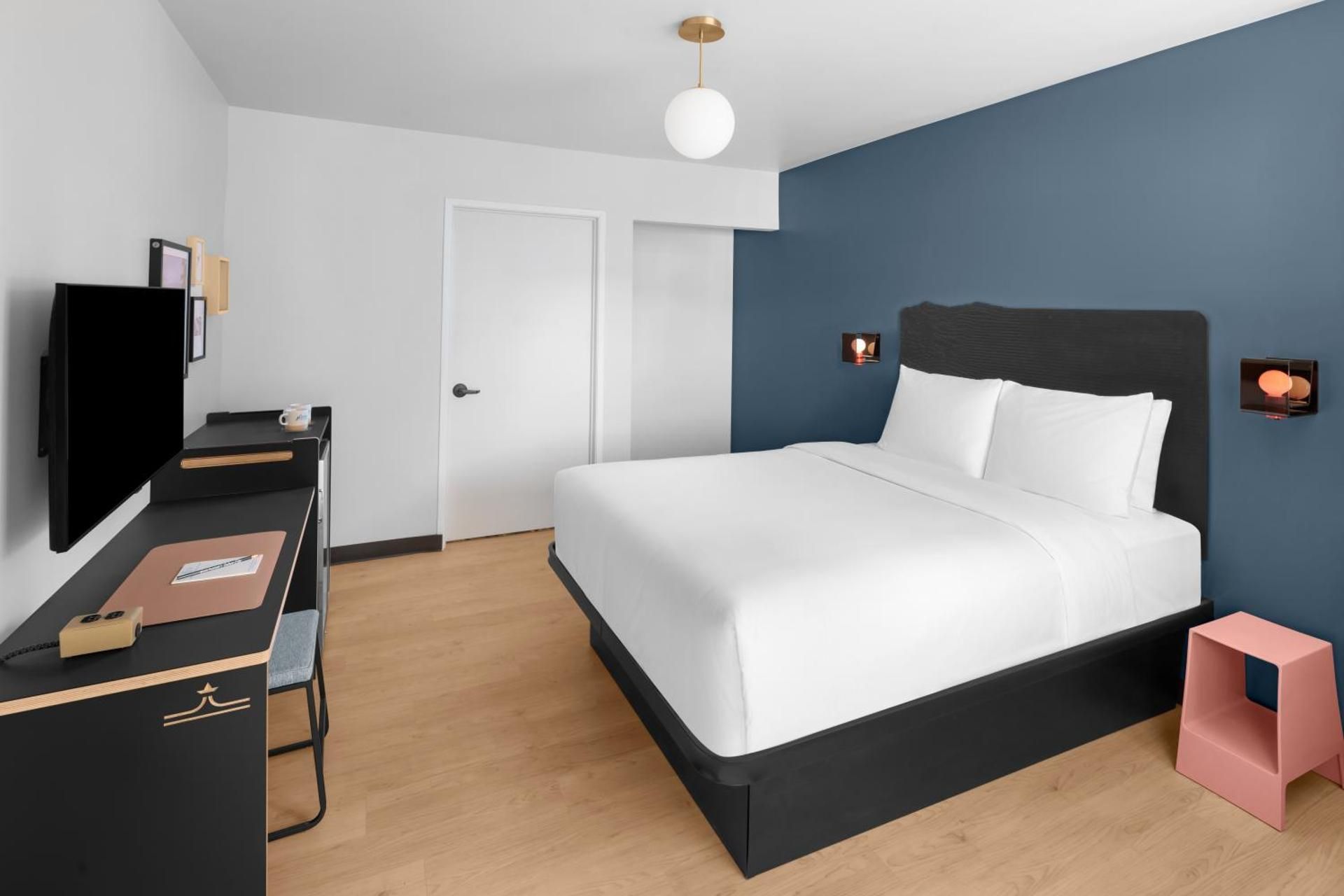 1 Queen Bed Accessible Non Smoking