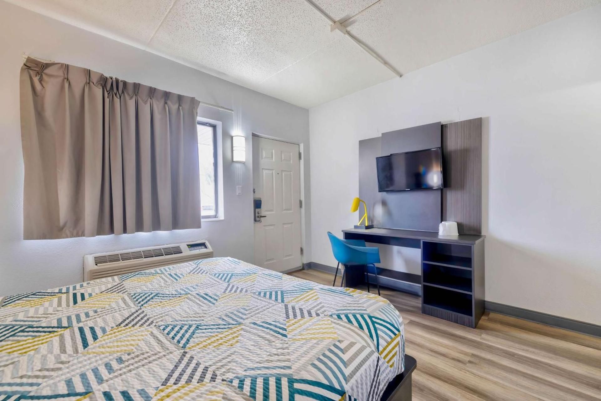 Motel 6 Villa Park, IL - Chicago West Queen Room 2