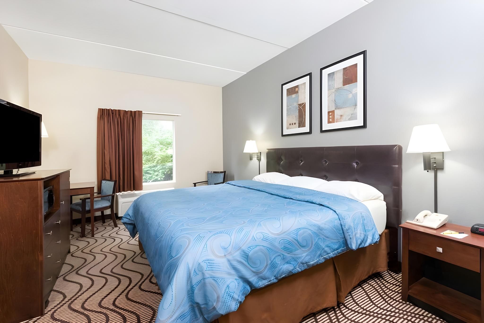 1 King Bed, Studio Suite, Non-Smoking