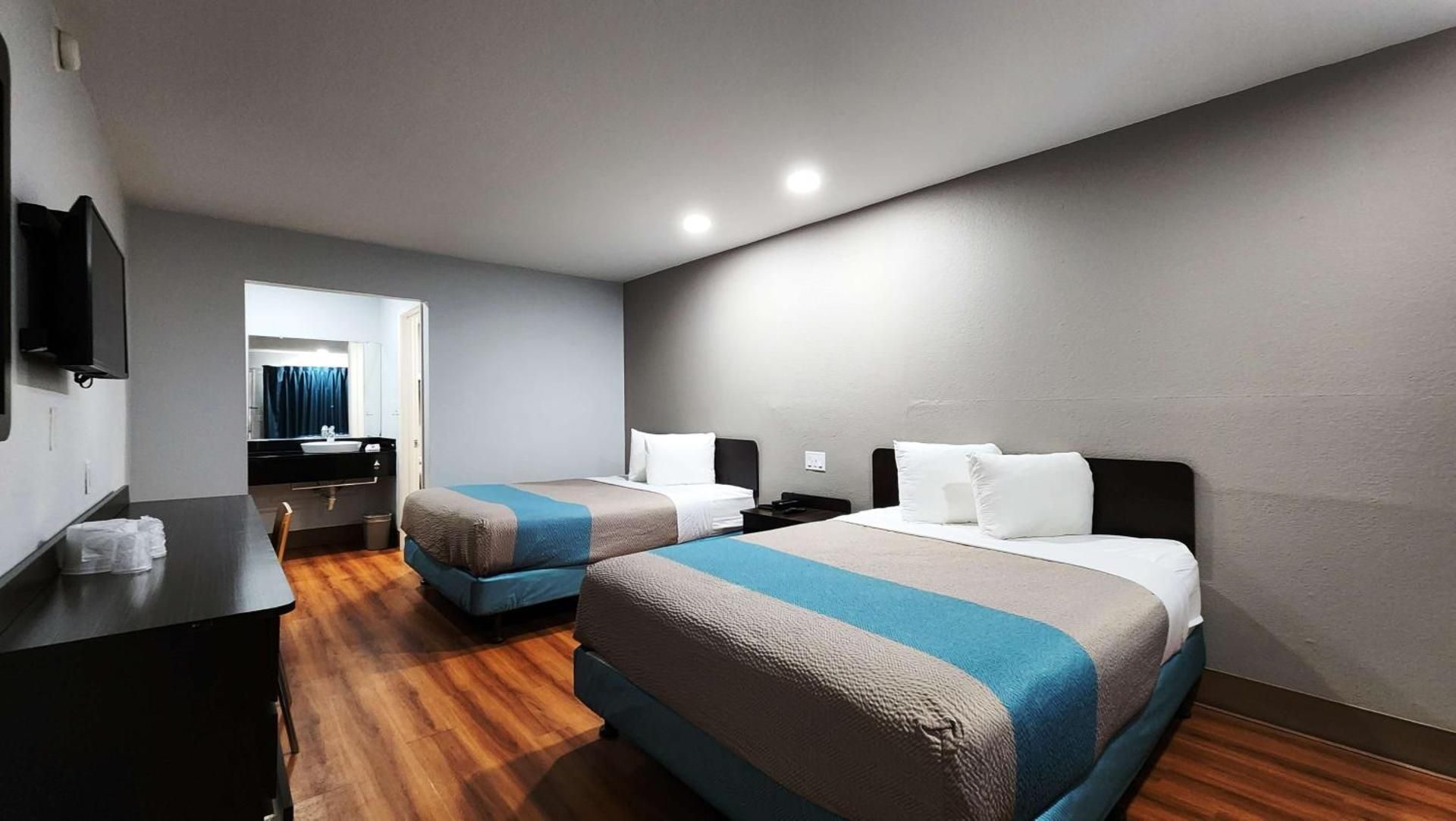Queen Room with Two Queen Beds - Disability Access - Non-Smoking