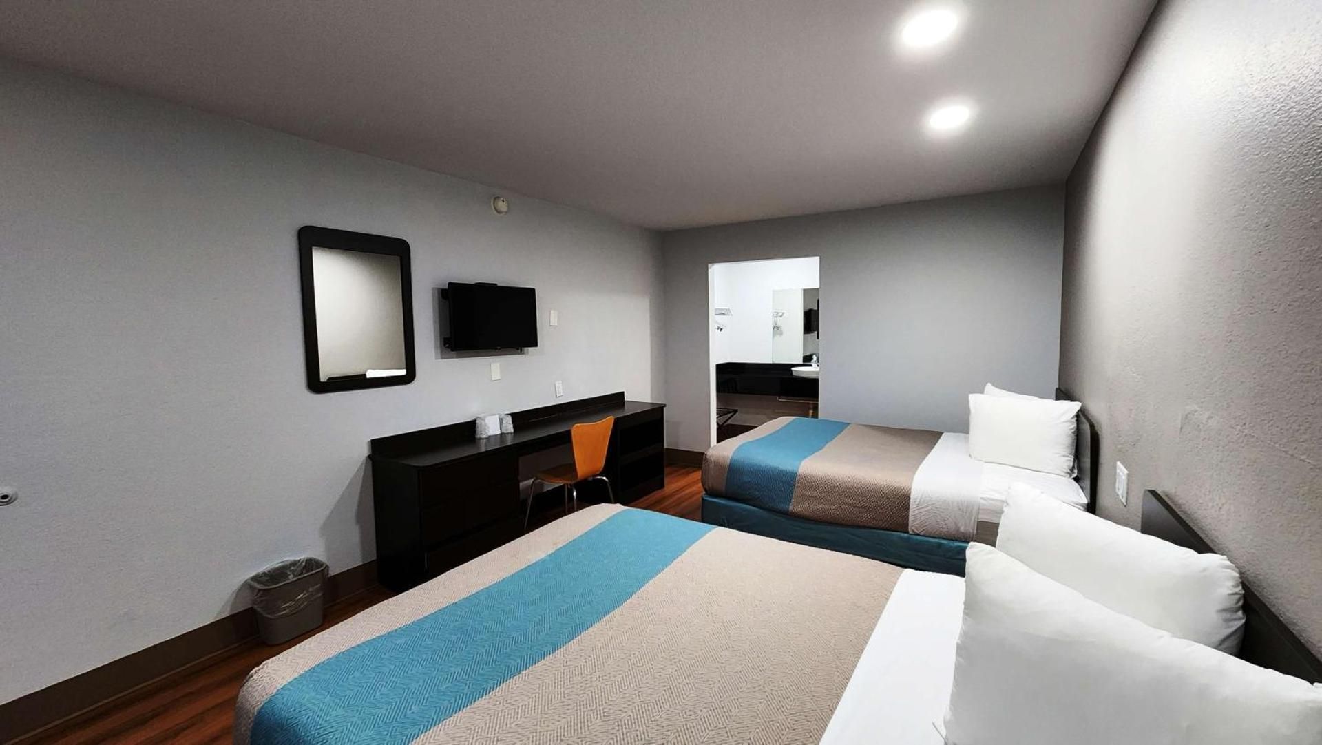 Queen Room with Two Queen Beds - Disability Access - Non-Smoking