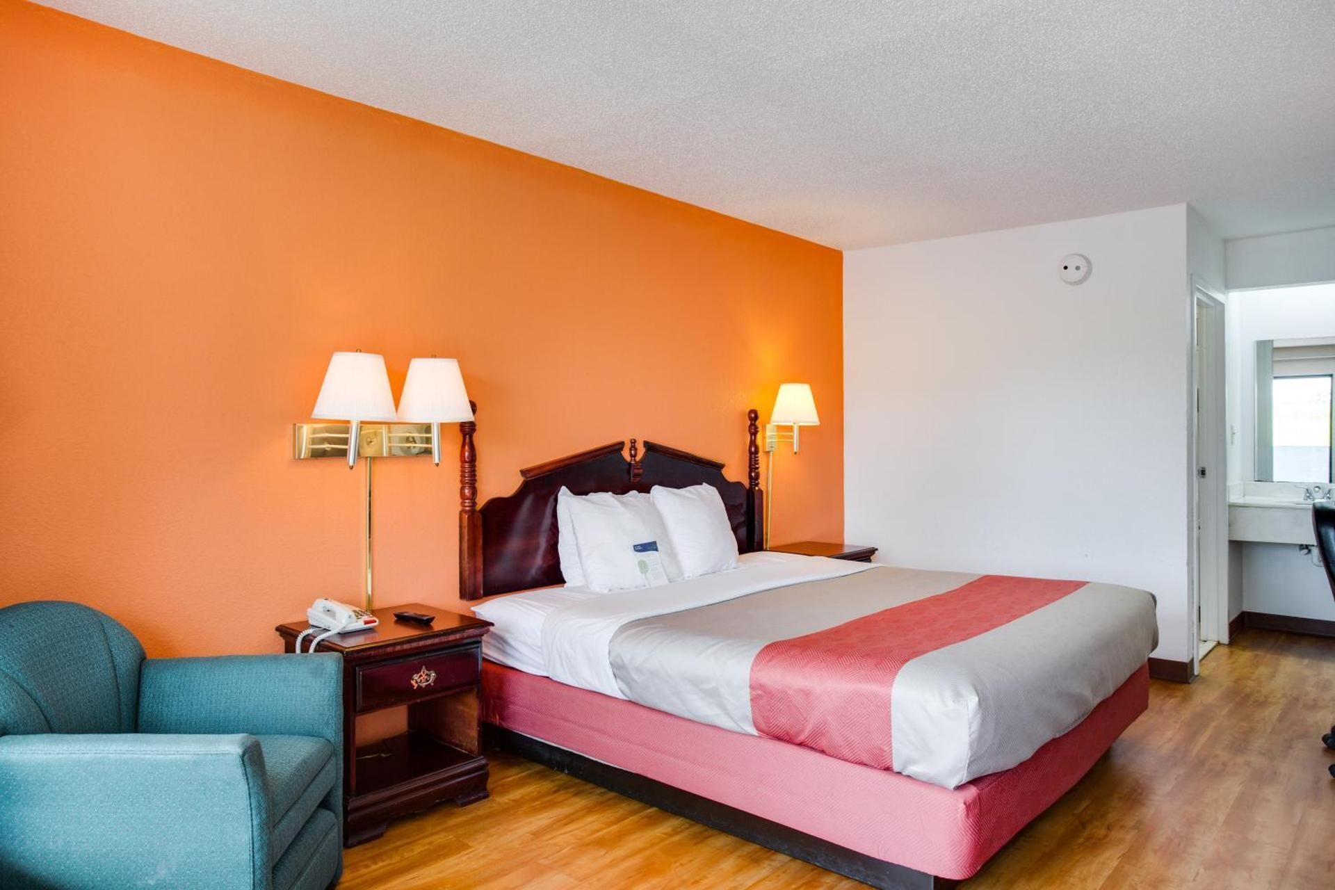 King Room - Disability Access - Non-Smoking
