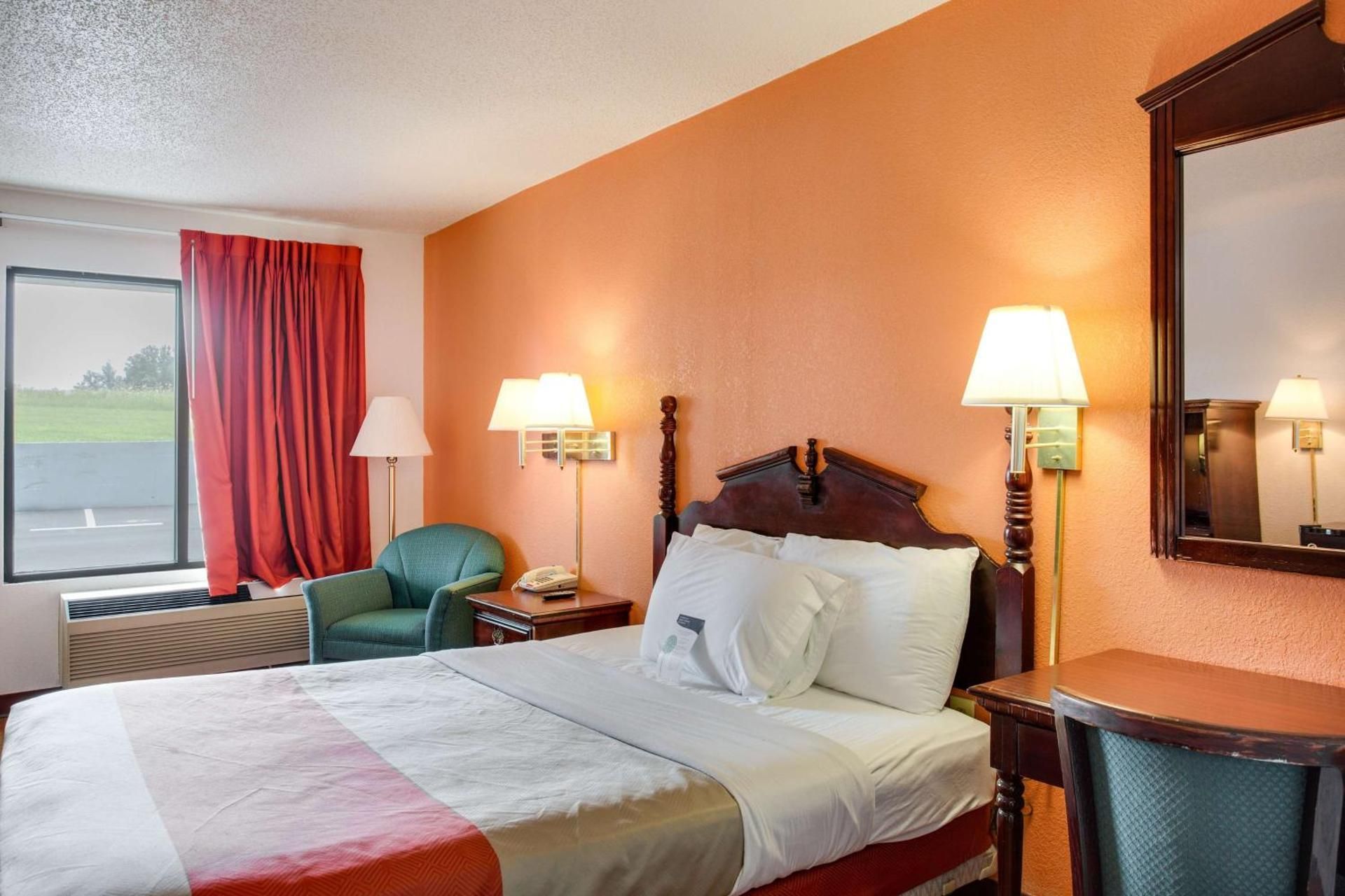 Queen Room - Disability Access/Non-Smoking