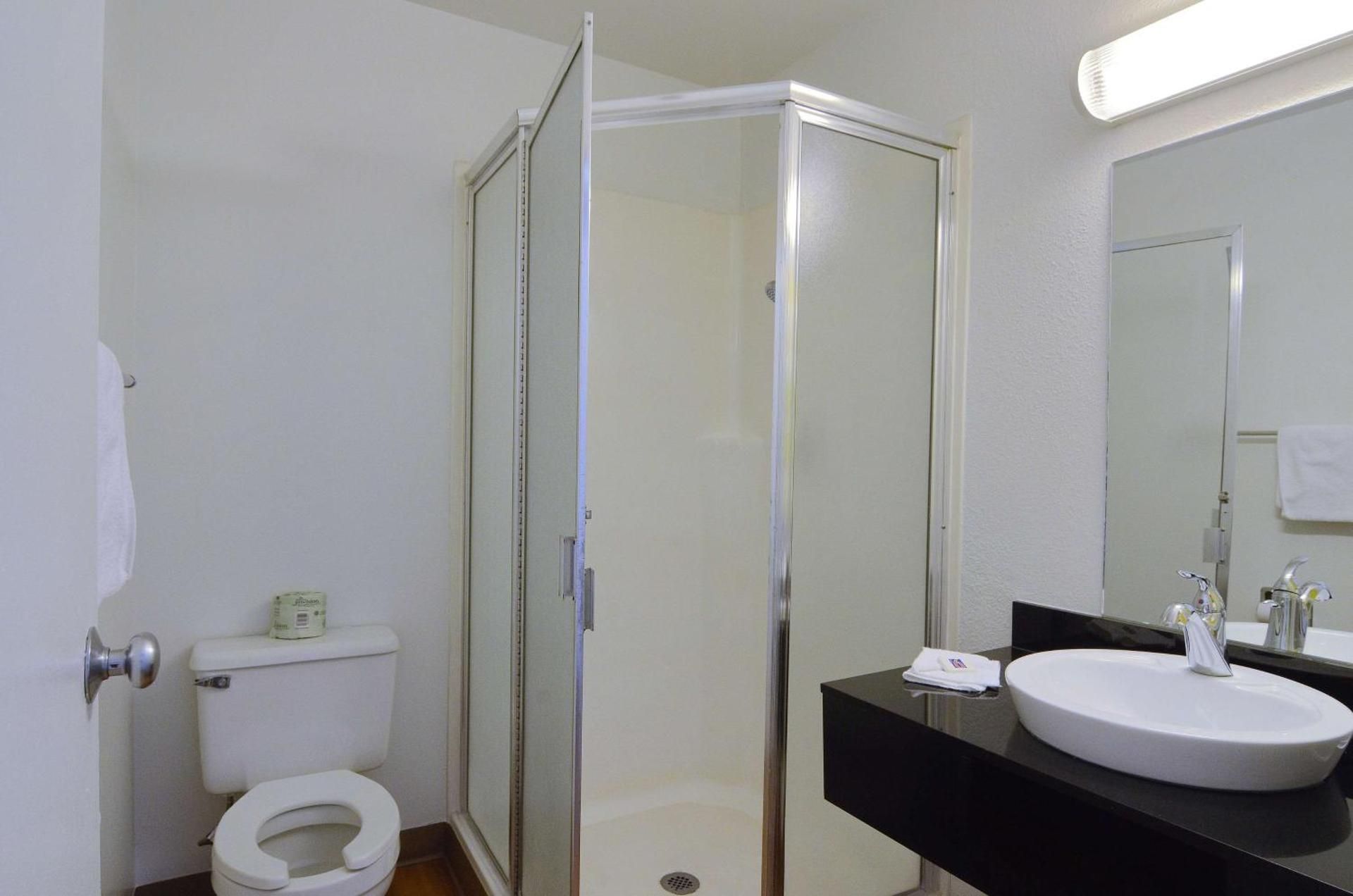 Motel 6 Indio, CA - Palm Springs Quadruple Room 3