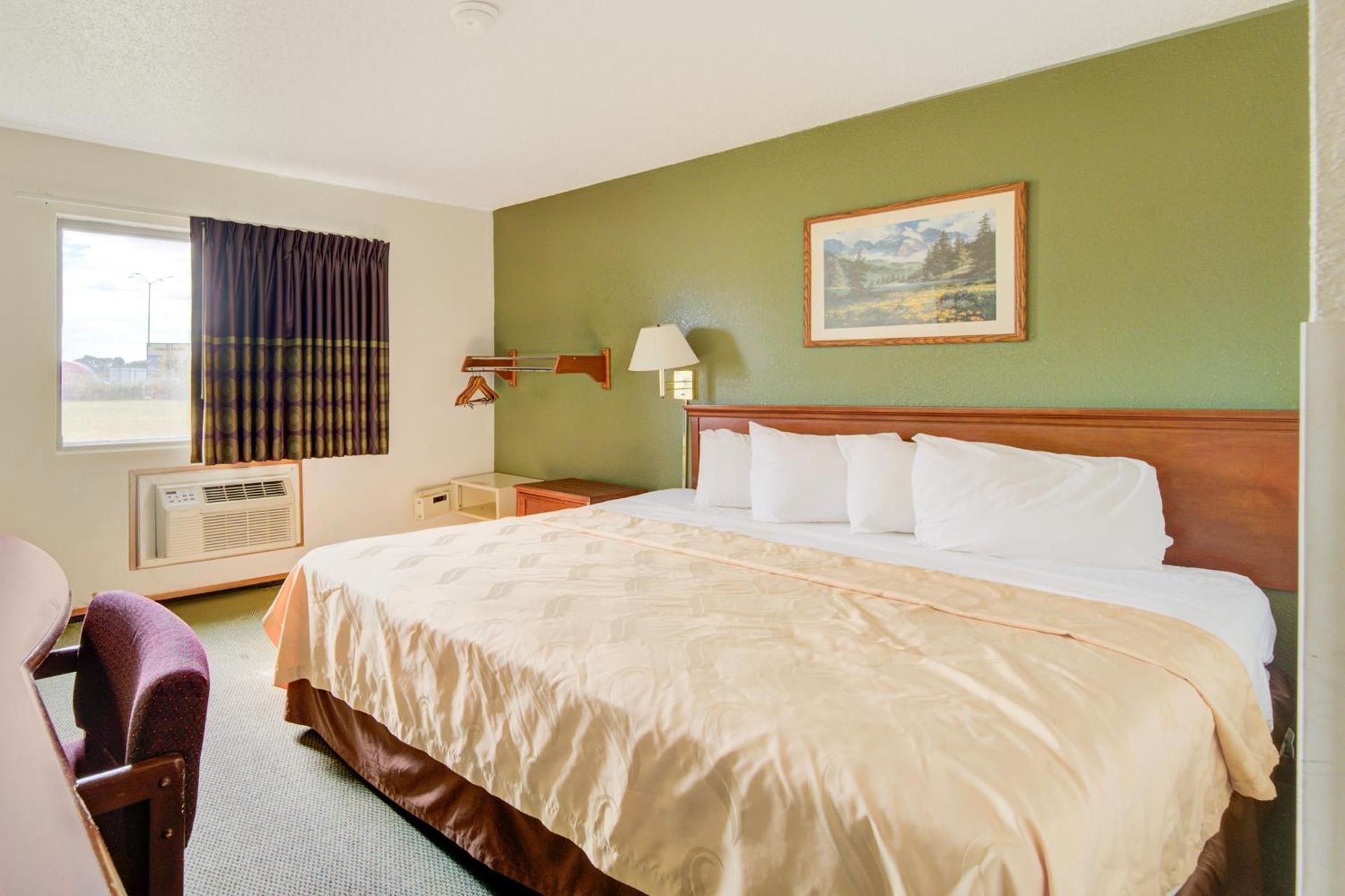 Queen Room - Disability Access