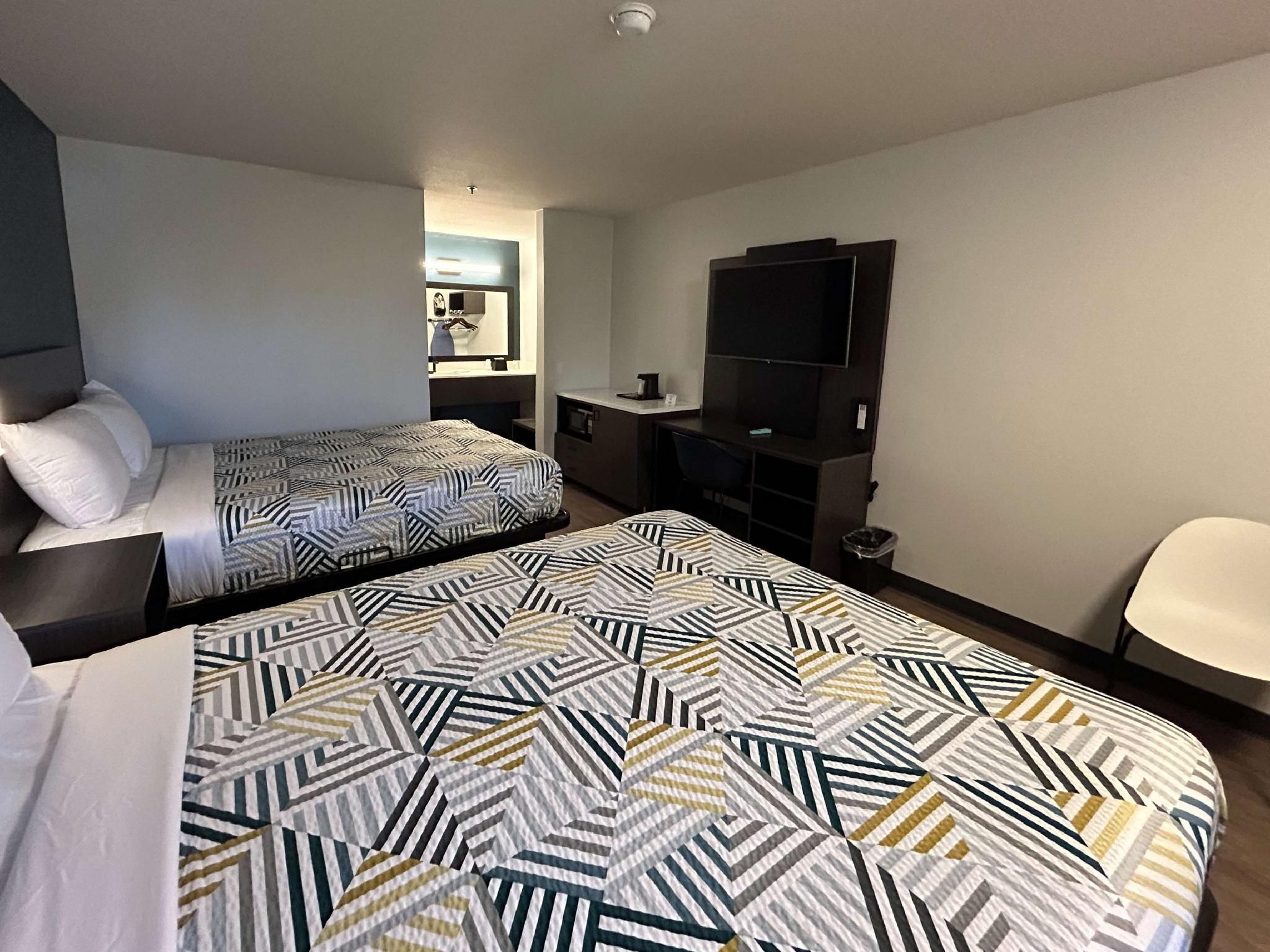 2 Full Beds Non-Smoking