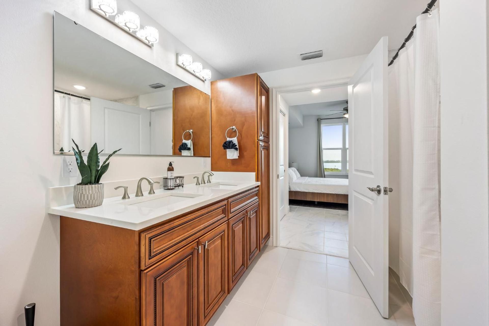 Two-Bedroom Deluxe Apartment with Balcony