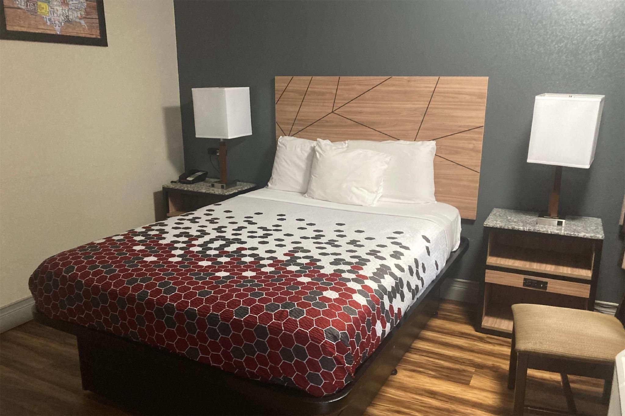 1 King Bed, Non-Smoking