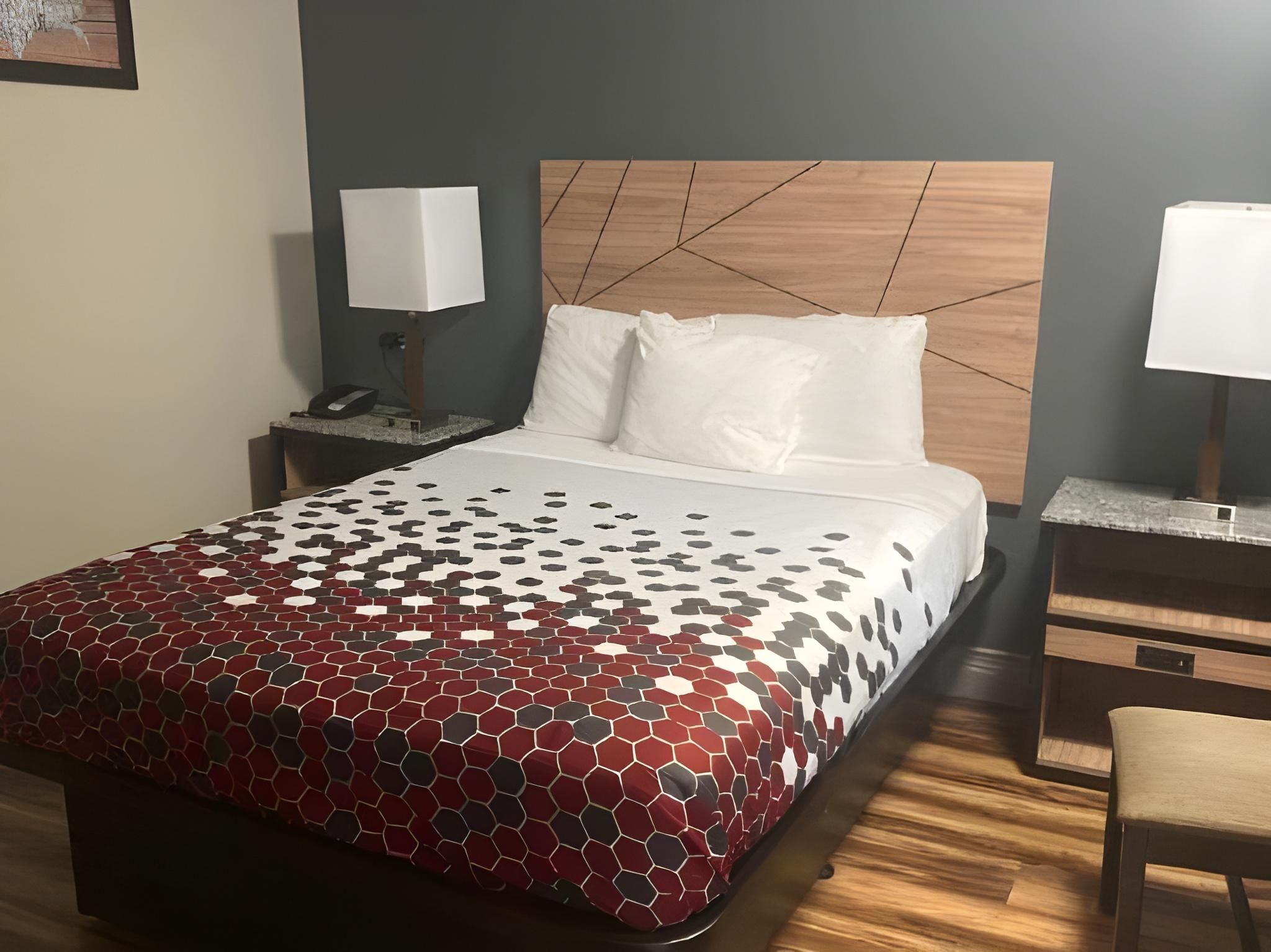 1 Queen Bed, Mobility Accessible Room, Roll-In Shower, Non-Smoking