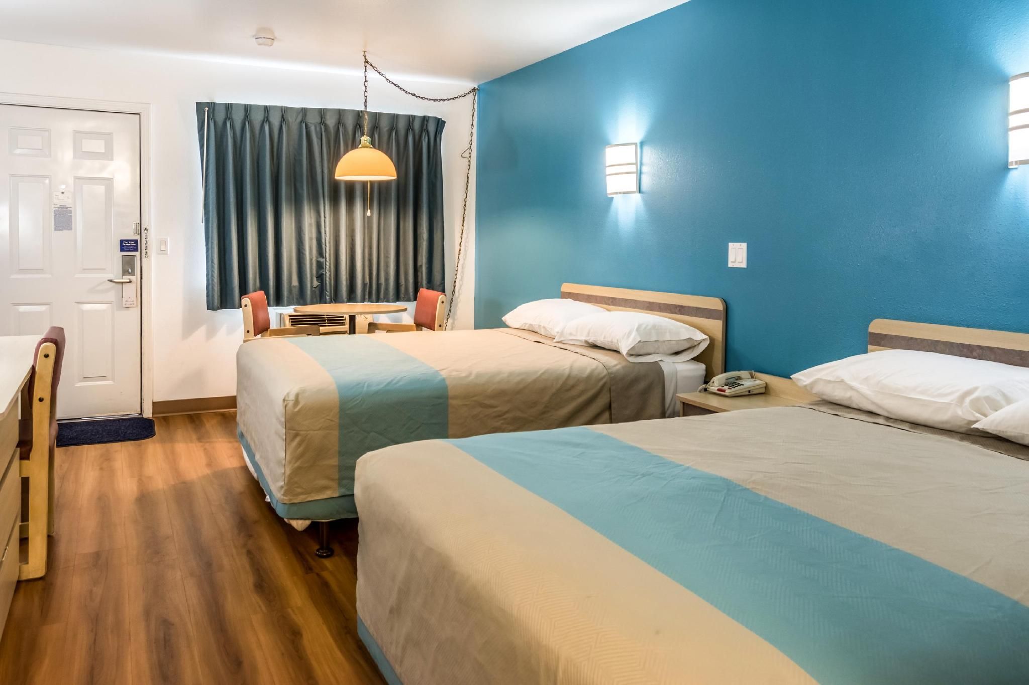 2 Queen Beds | Non-Smoking