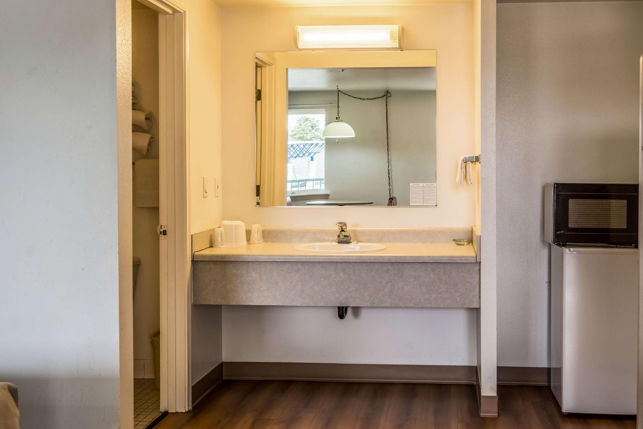 2 Queen Beds | Non-Smoking