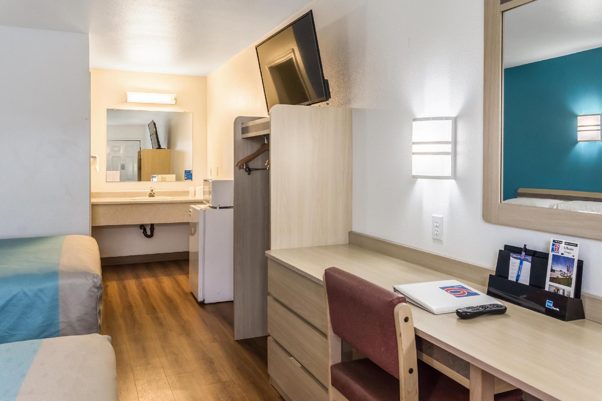Motel 6 Albany, OR 1 Twin Bed | Non-Smoking 3