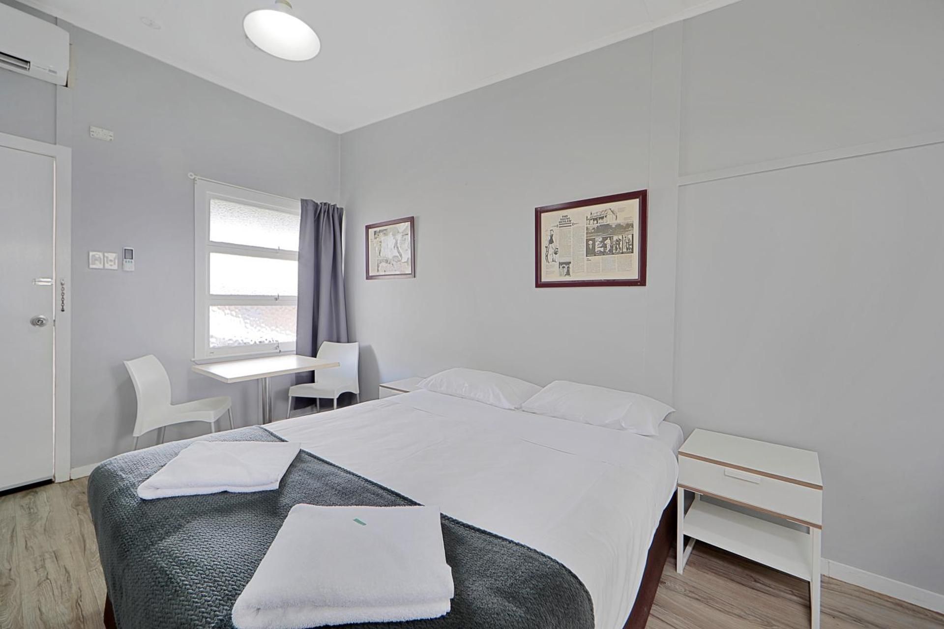 Queen Motel Room