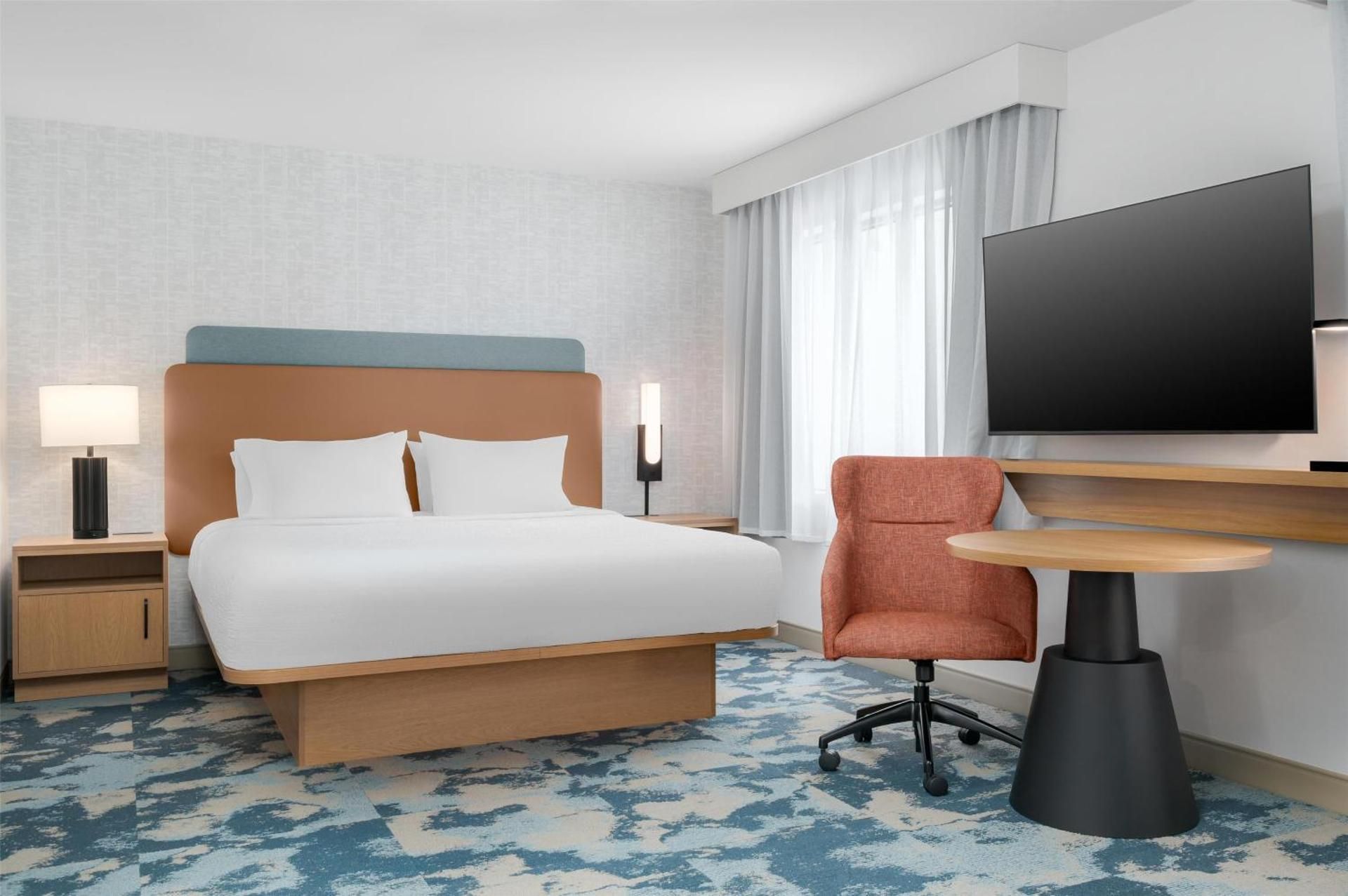 King Room with Microwave and Fridge