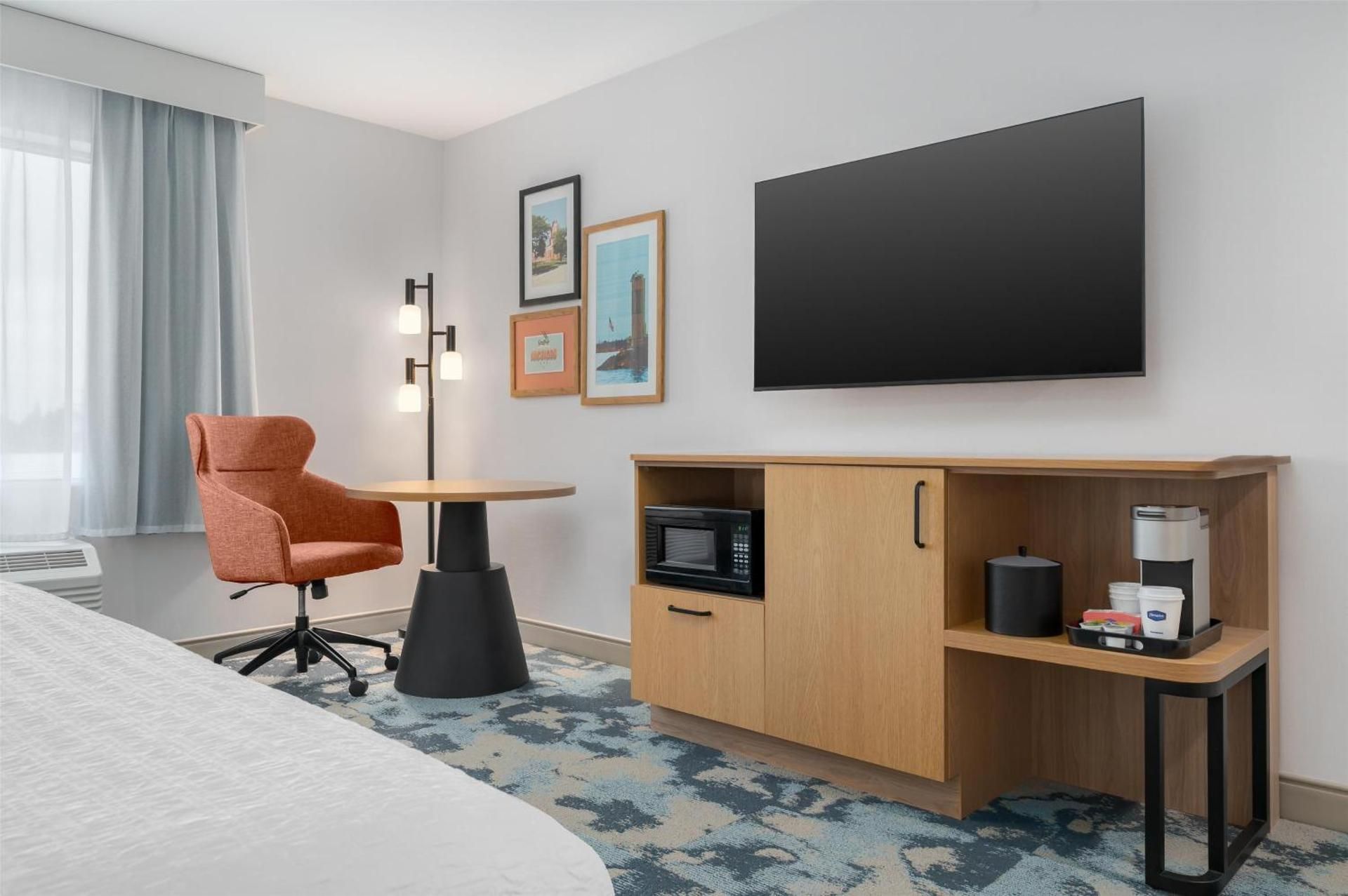 1 King Hearing Accessible