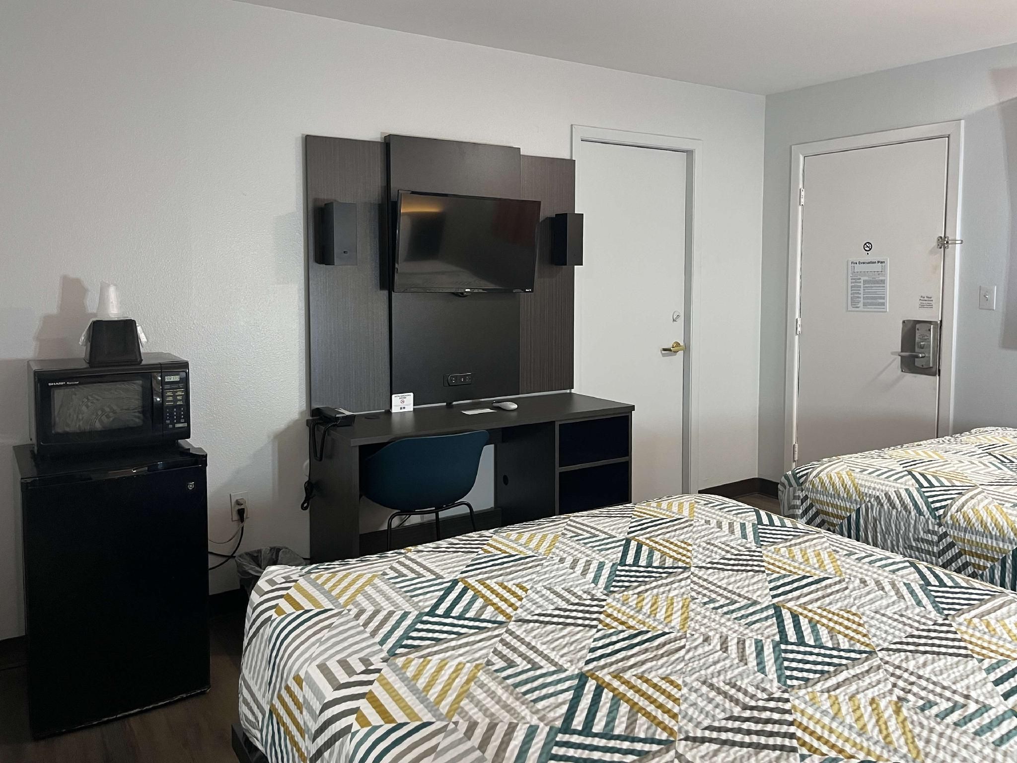 2 Full Beds | Non-Smoking, Micfridge