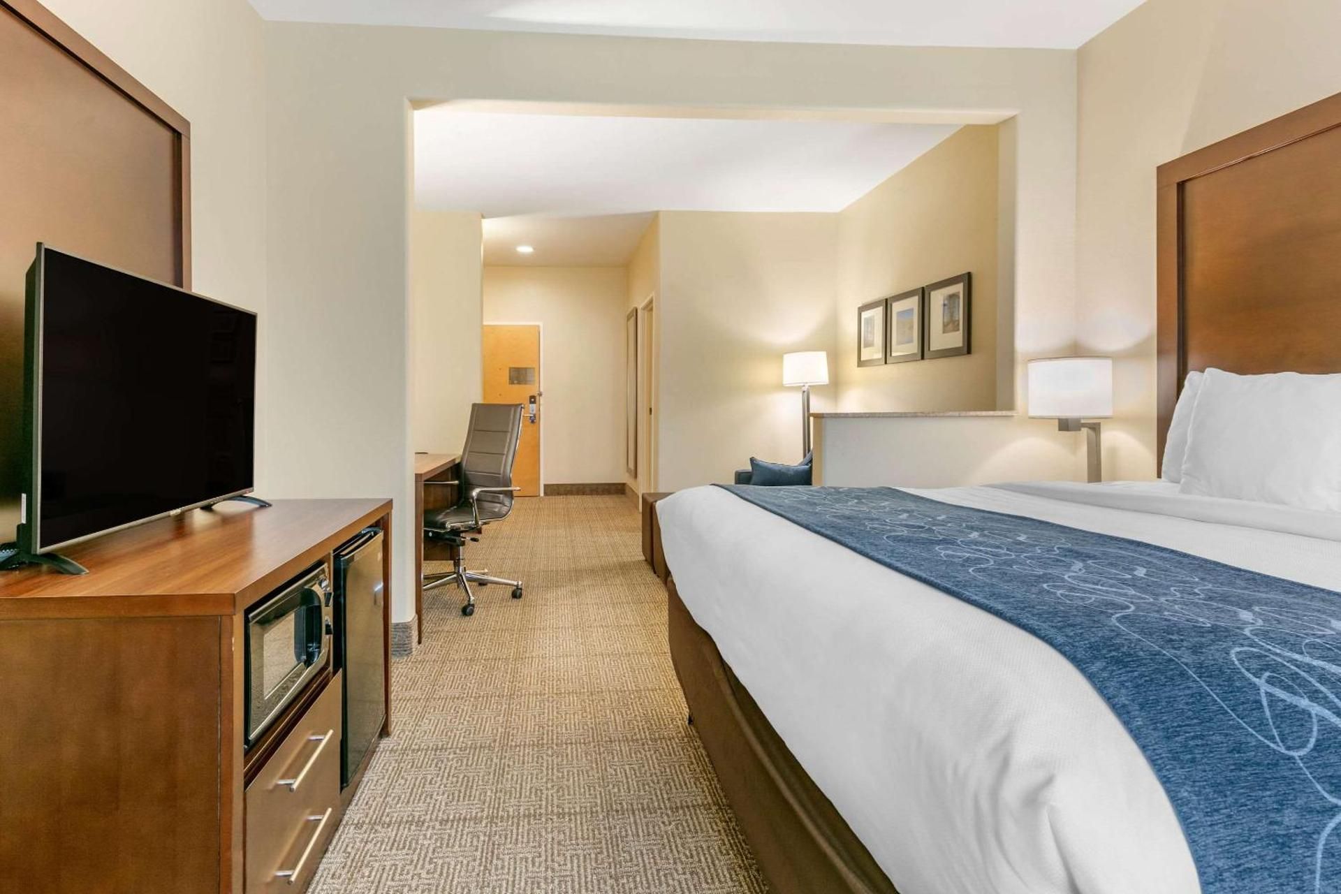 King Suite - Disability Access/Non-Smoking