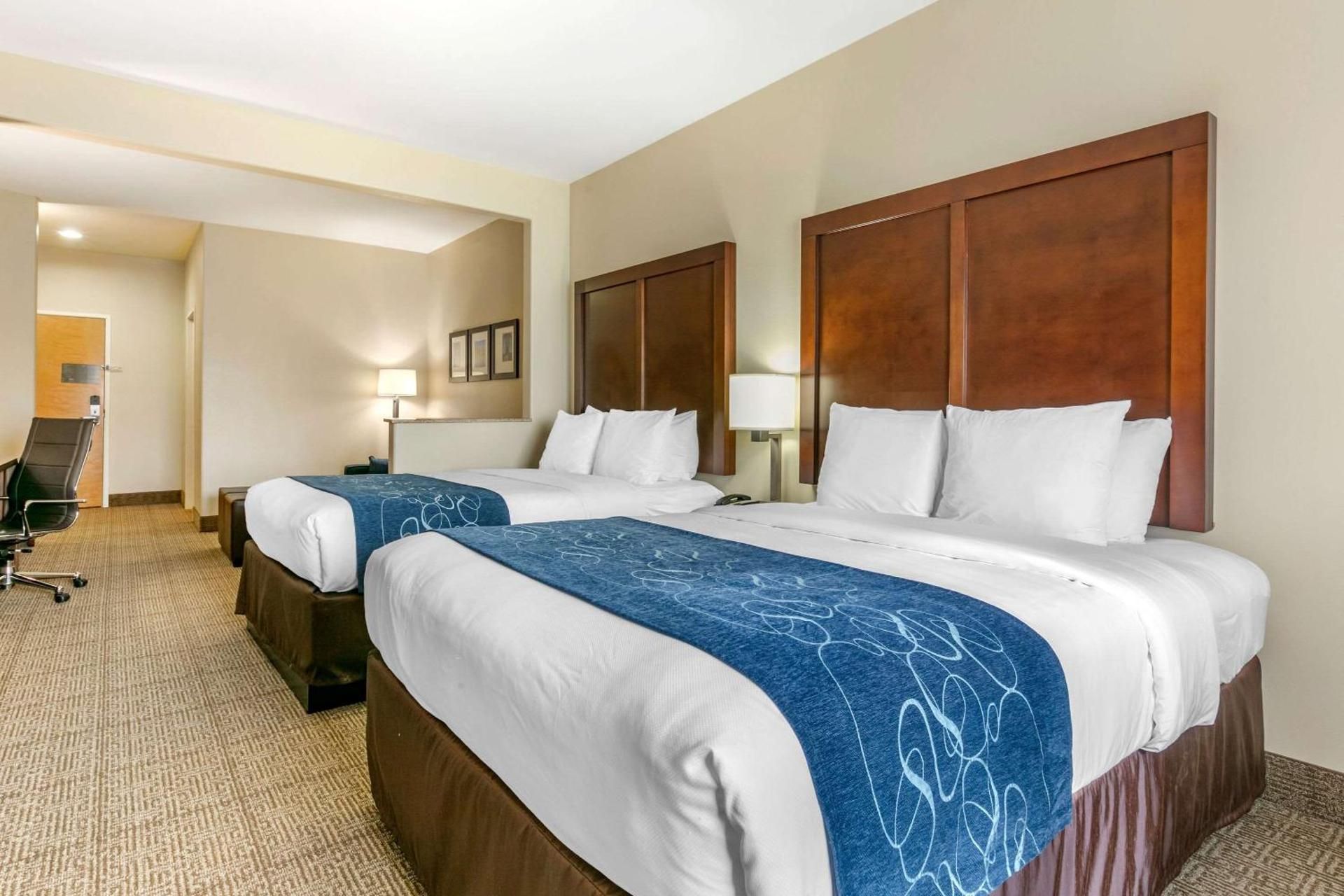 Double Suite with Two Double Beds - Non-Smoking
