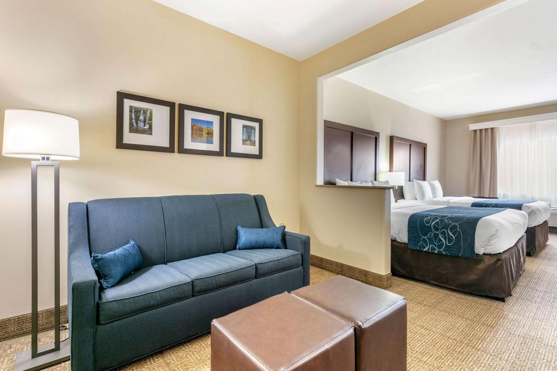 Double Suite with Two Double Beds - Non-Smoking