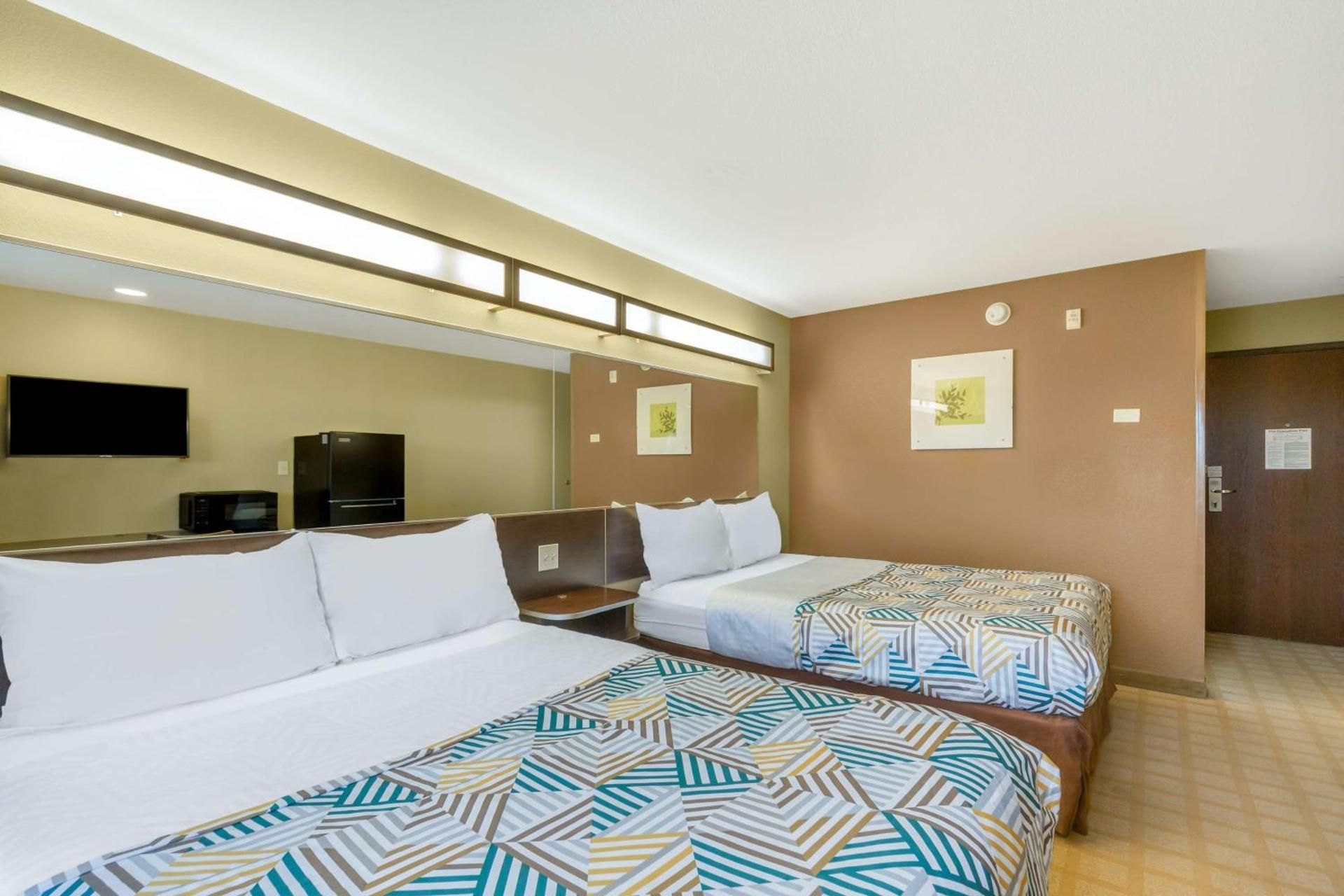 Queen Room with Two Queen Beds - Non-Smoking