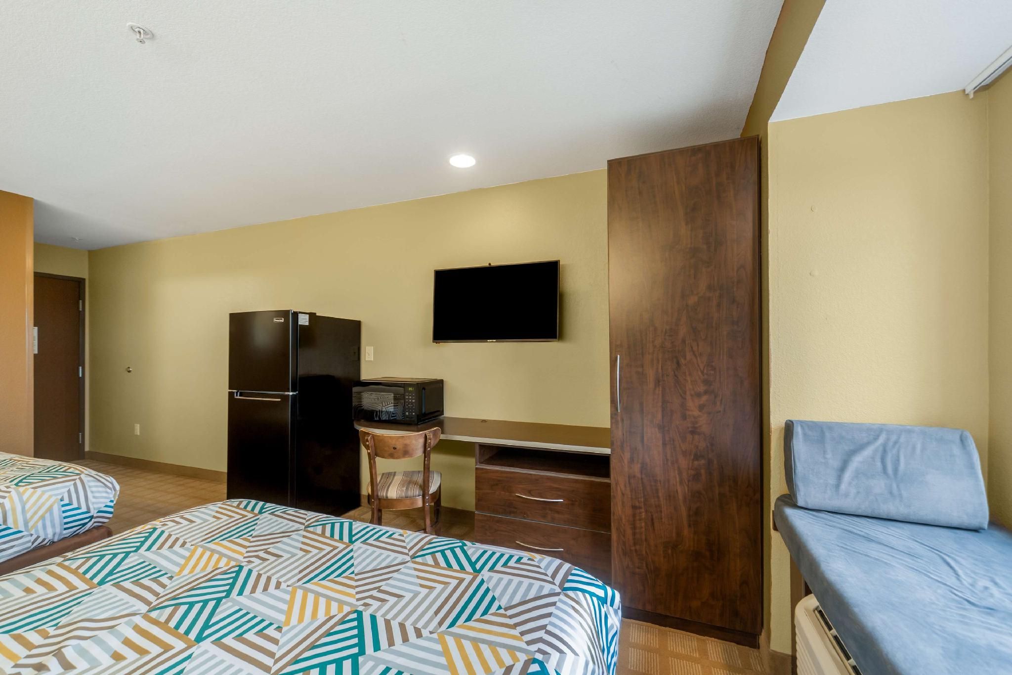 2 Queen Beds | Non-Smoking, Micfridge
