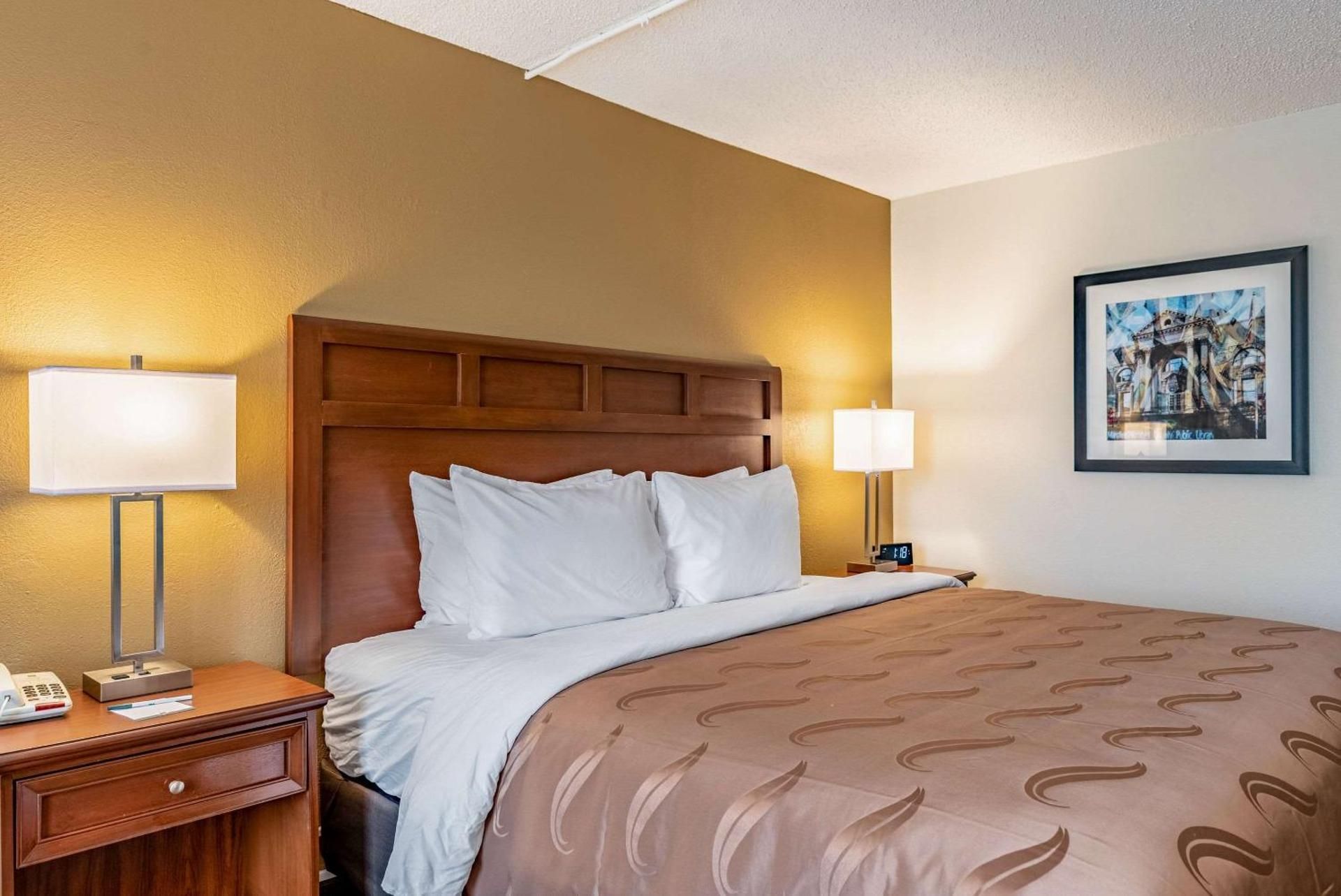 King Room - Hearing Accessible/Non-Smoking