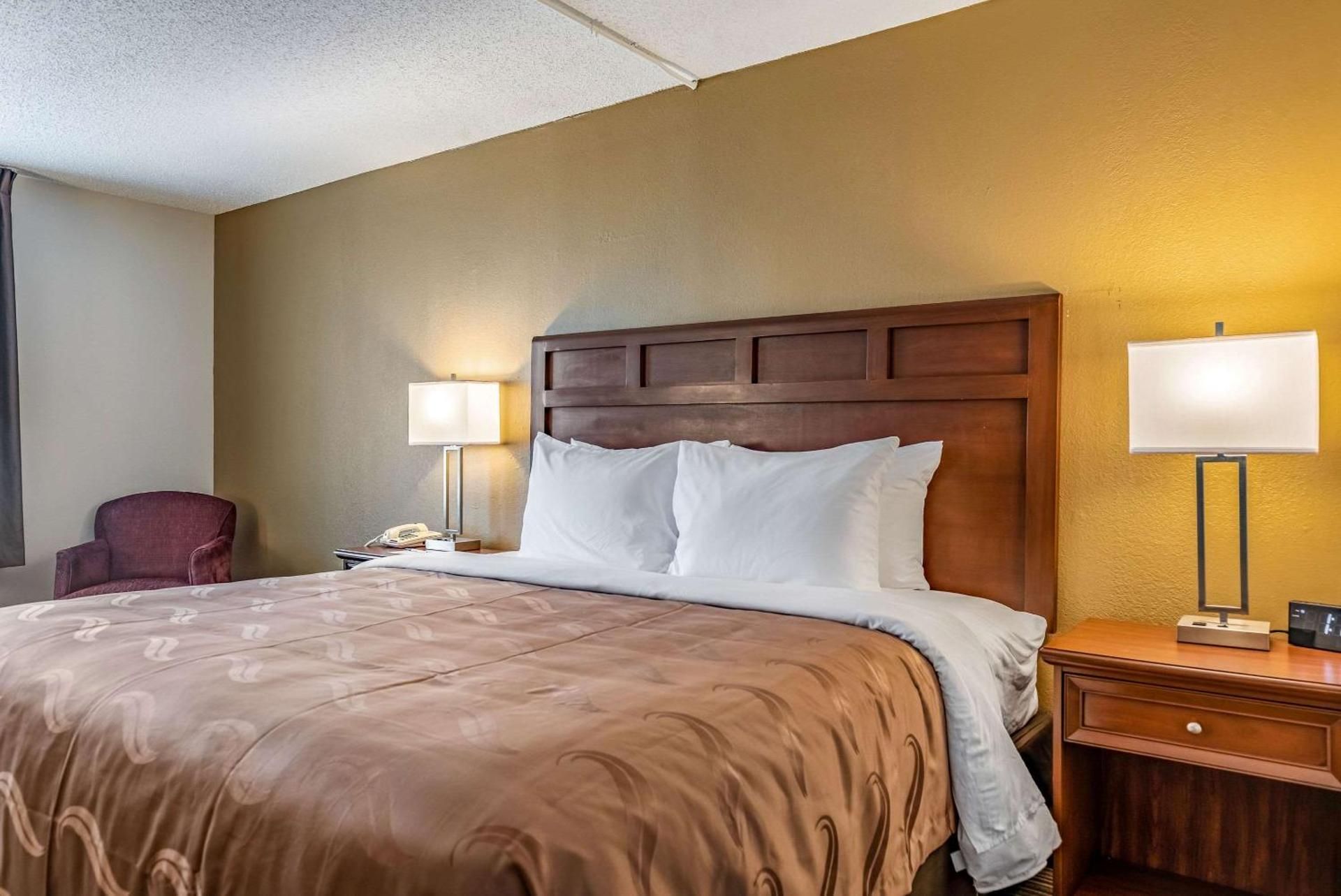 King Room - Hearing Accessible/Non-Smoking