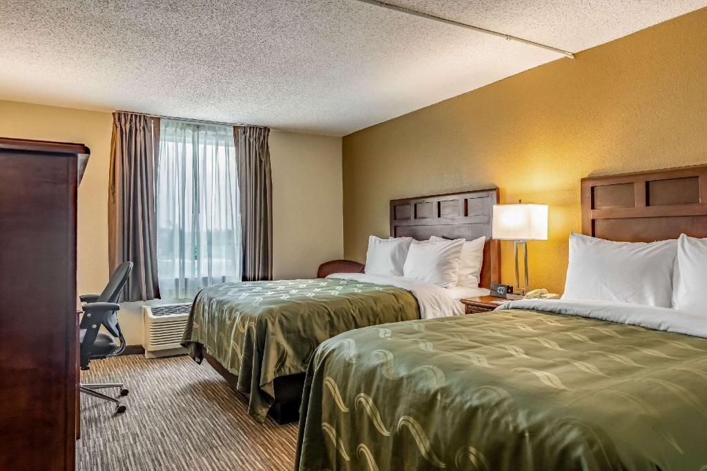 Queen Suite with Two Queen Beds - Non-Smoking