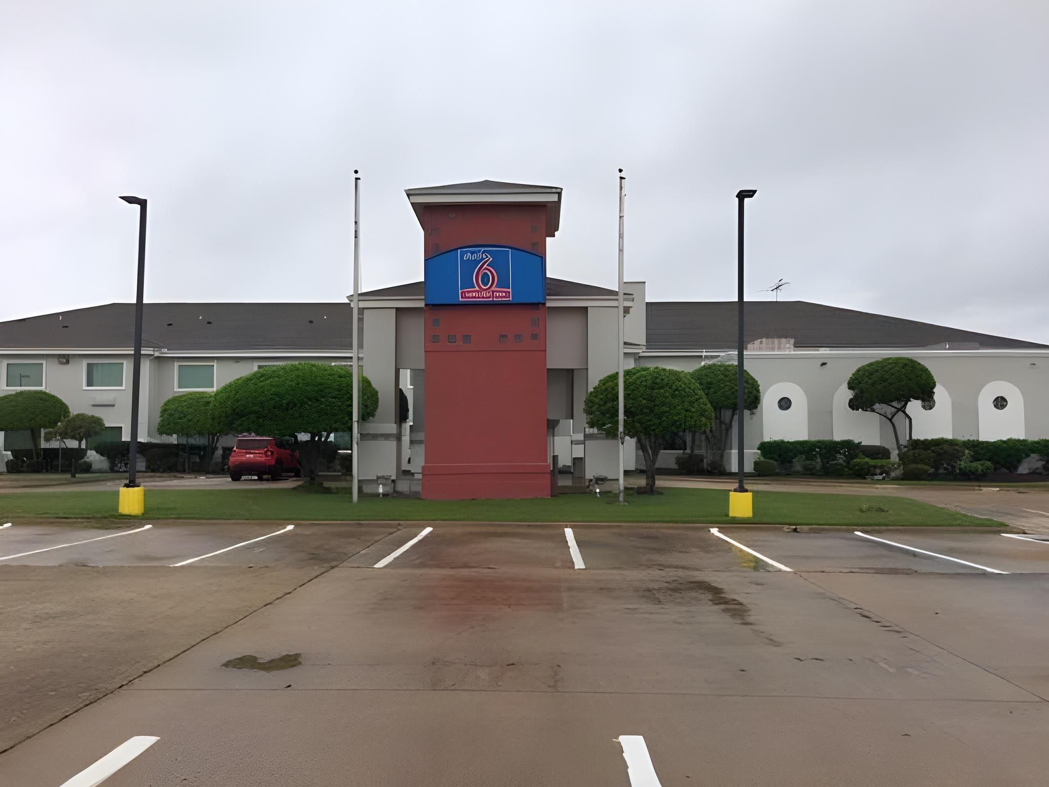 Studio 6  Burleson, TX