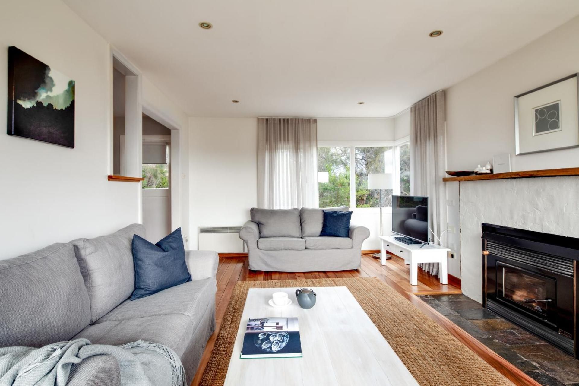 Two-Bedroom Cottage with Sea View
