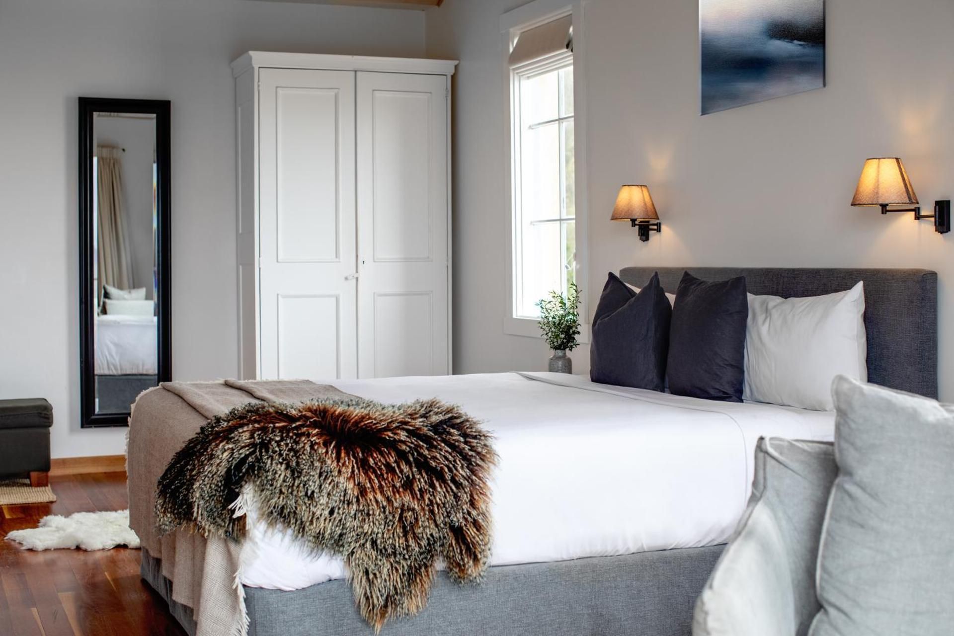 Deluxe King Suite with Spa Bath