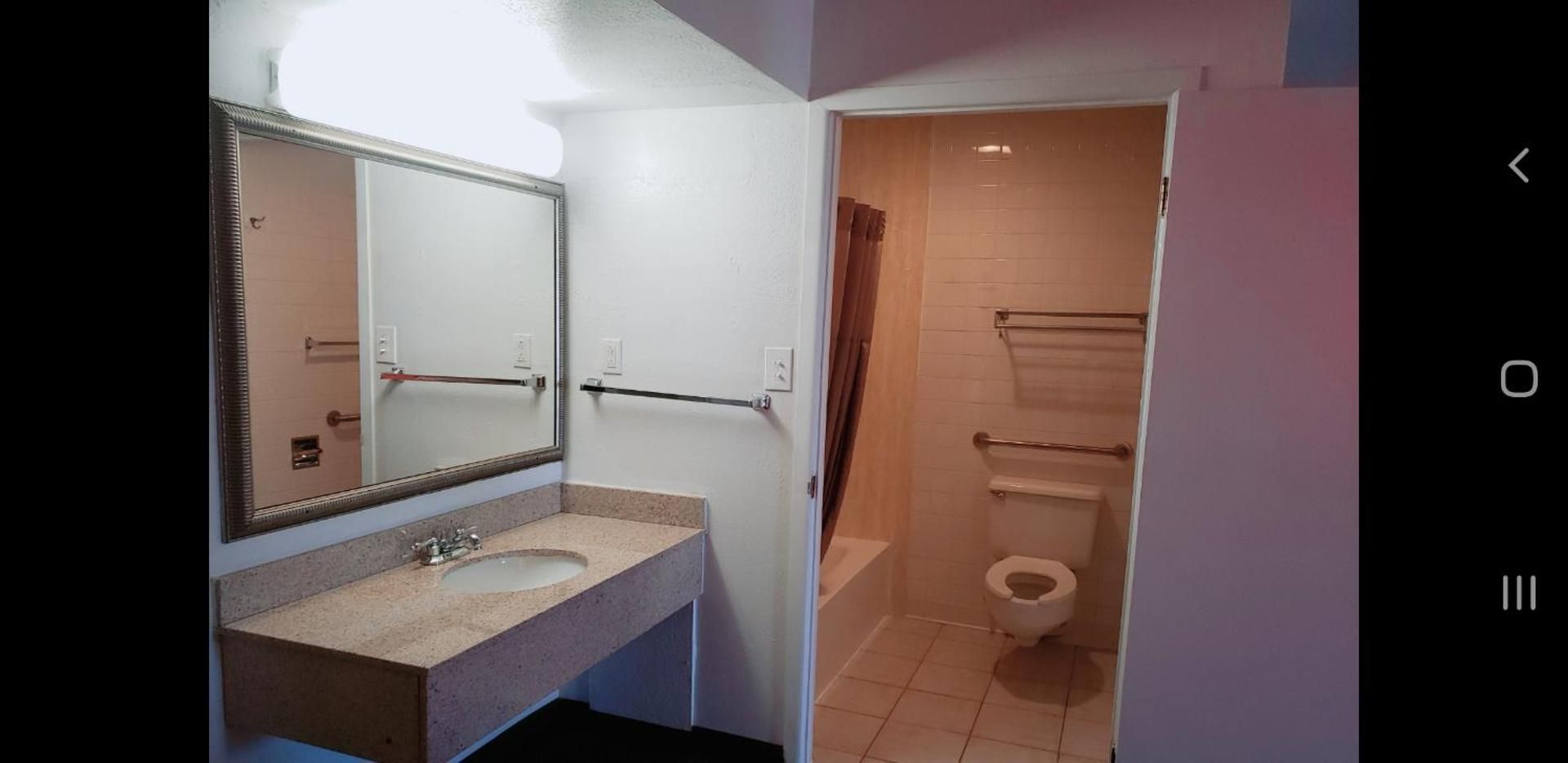 Motel 6 Canon City, CO Queen Room with Two Queen Beds - Disability Access - Non-Smoking 3