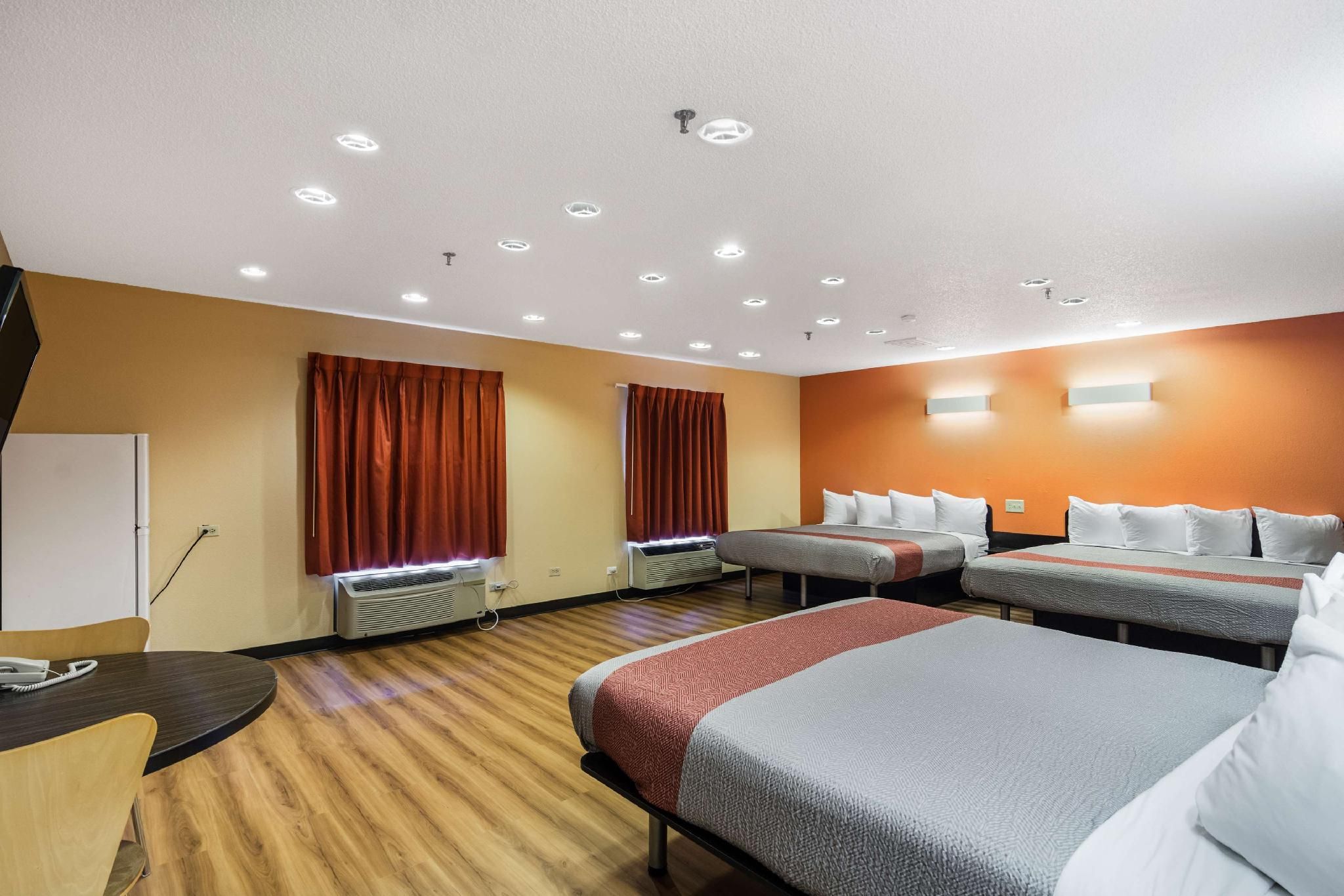 3 King Beds | Suite, Non-Smoking