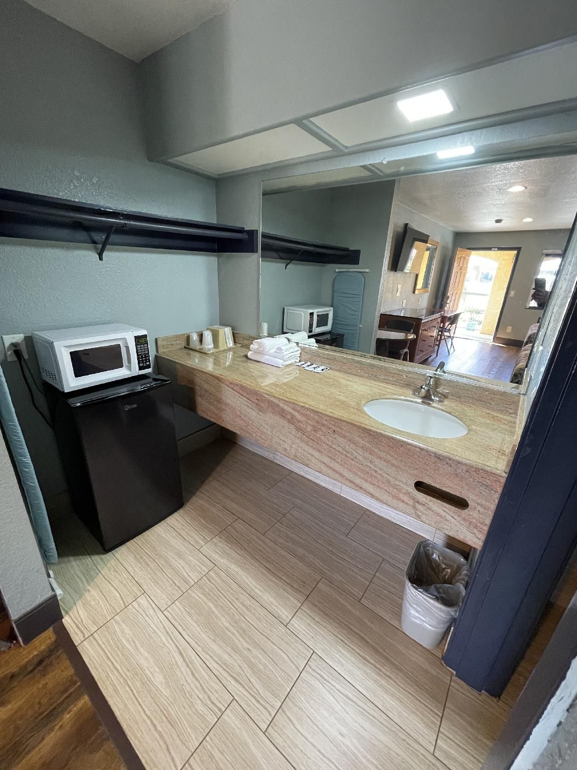 Travelers Inn 2 Bedroom 3