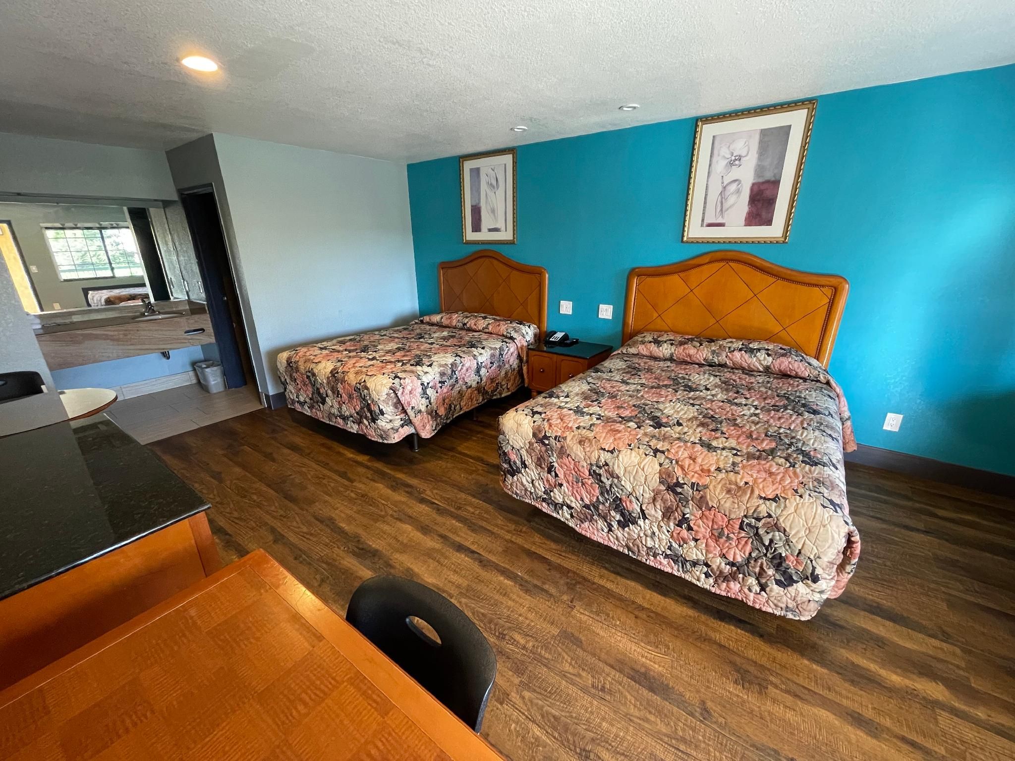 Travelers Inn 2 Bedroom 2